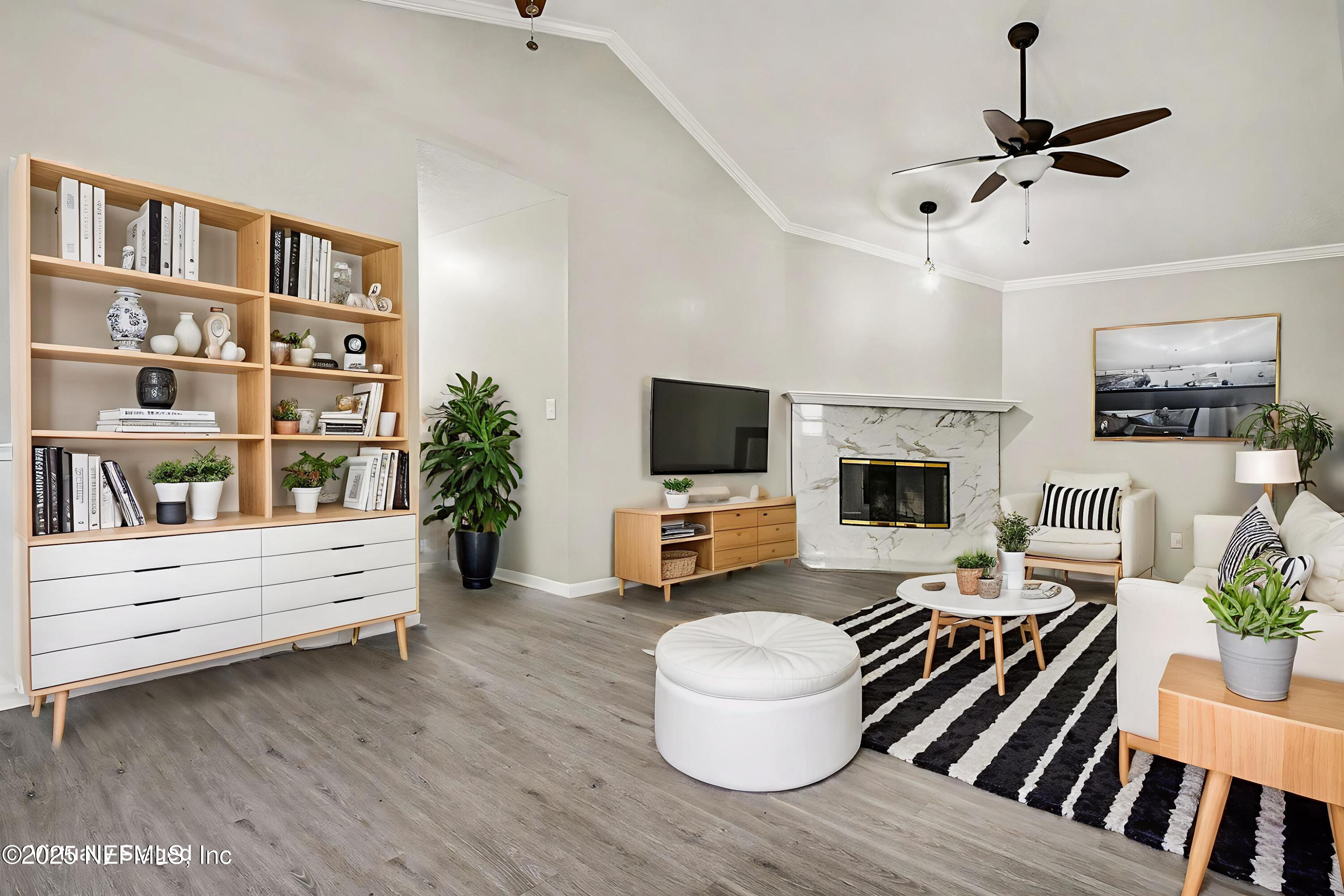 203 SOLANO CAY Circle