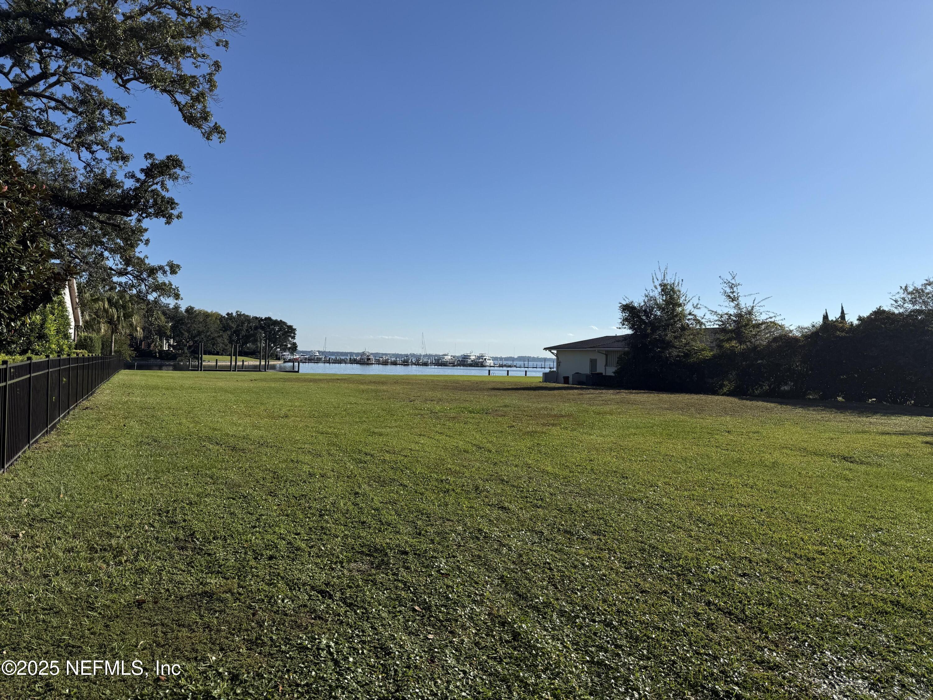 4233 VENETIA Boulevard