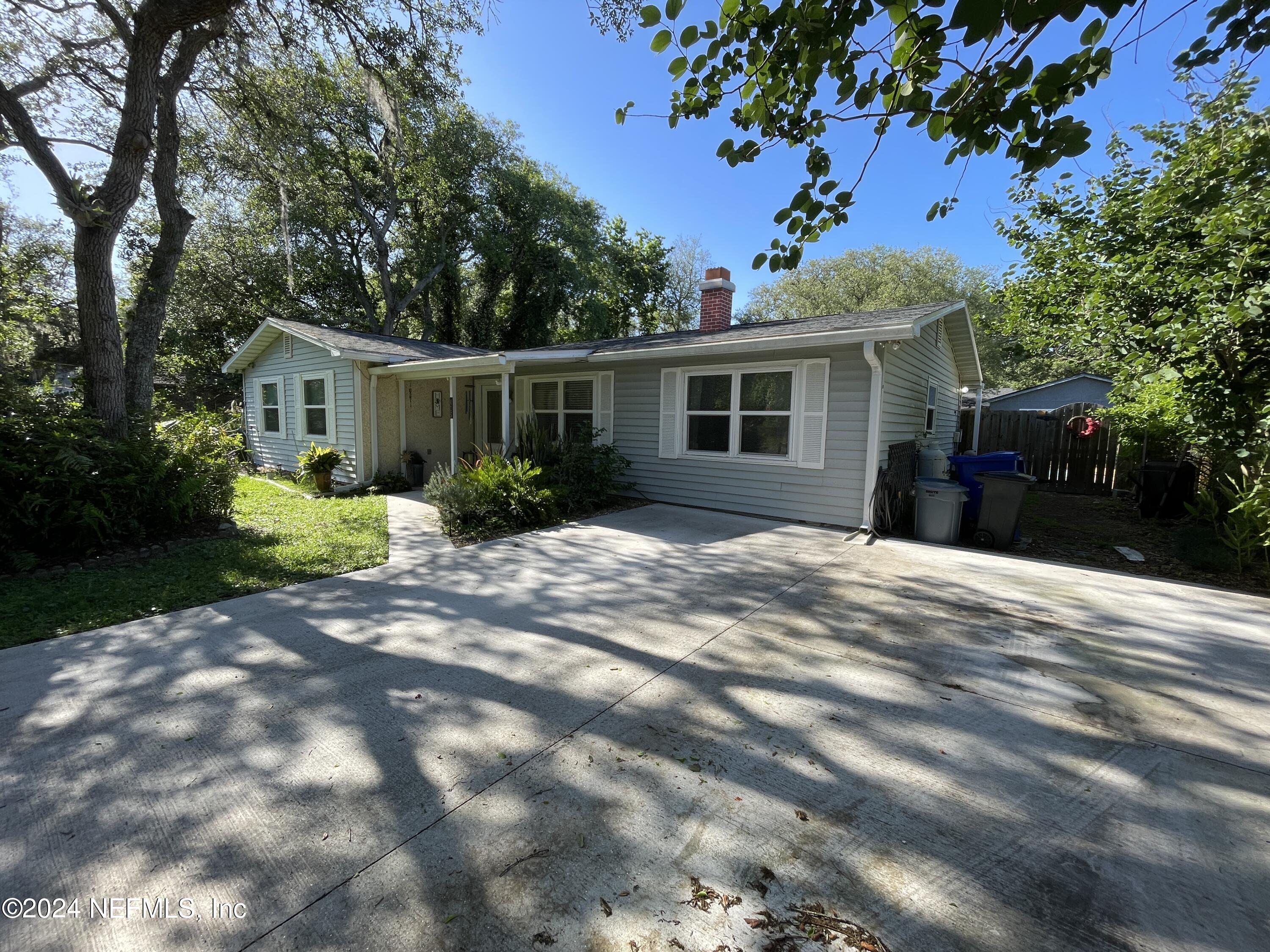 St Augustine, FL home for sale located at 425 Gerona Road, St Augustine, FL 32086