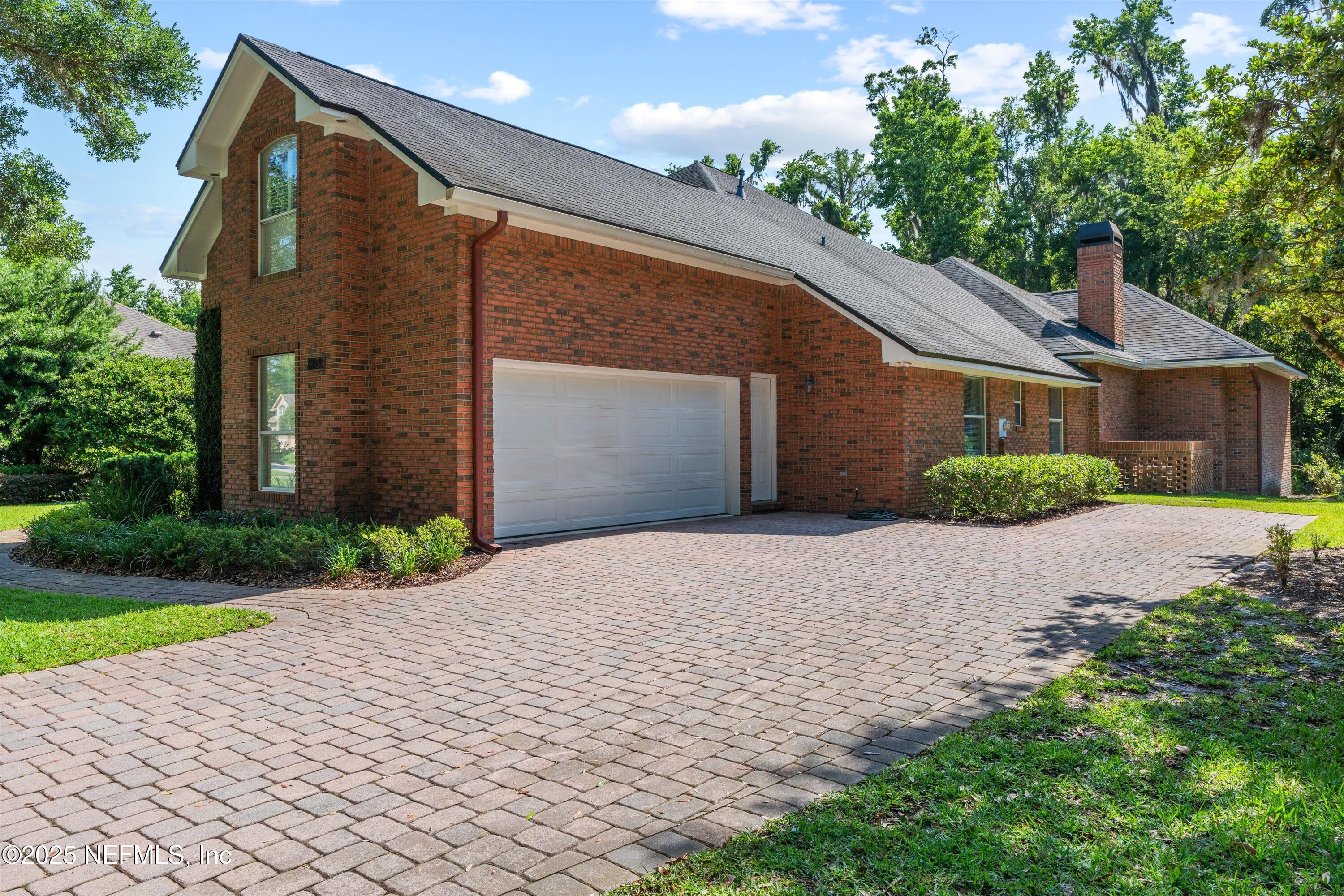 8633 PEBBLE CREEK Lane
