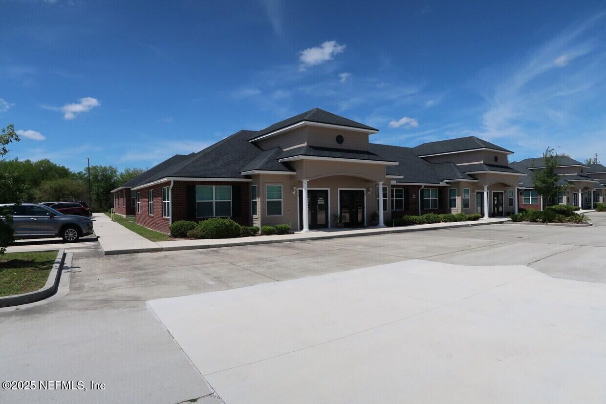 6100 GREENLAND Road 403