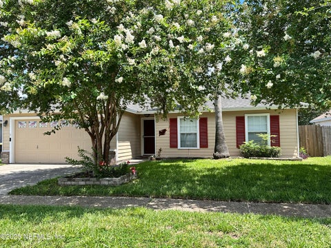 Photo of 9007 BRIDGECREEK Drive W, Jacksonville, FL 32244 (MLS # 2166737)