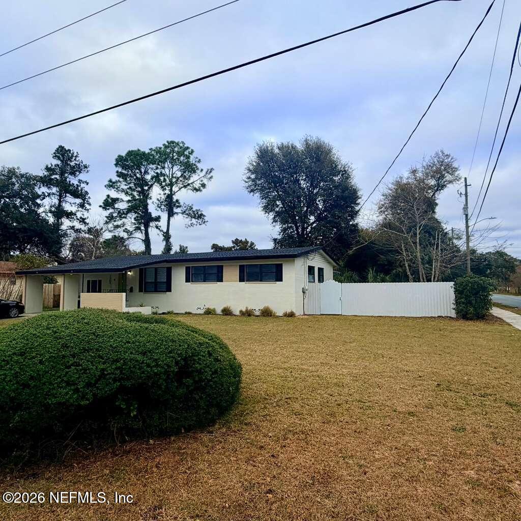 3305 CESERY Boulevard