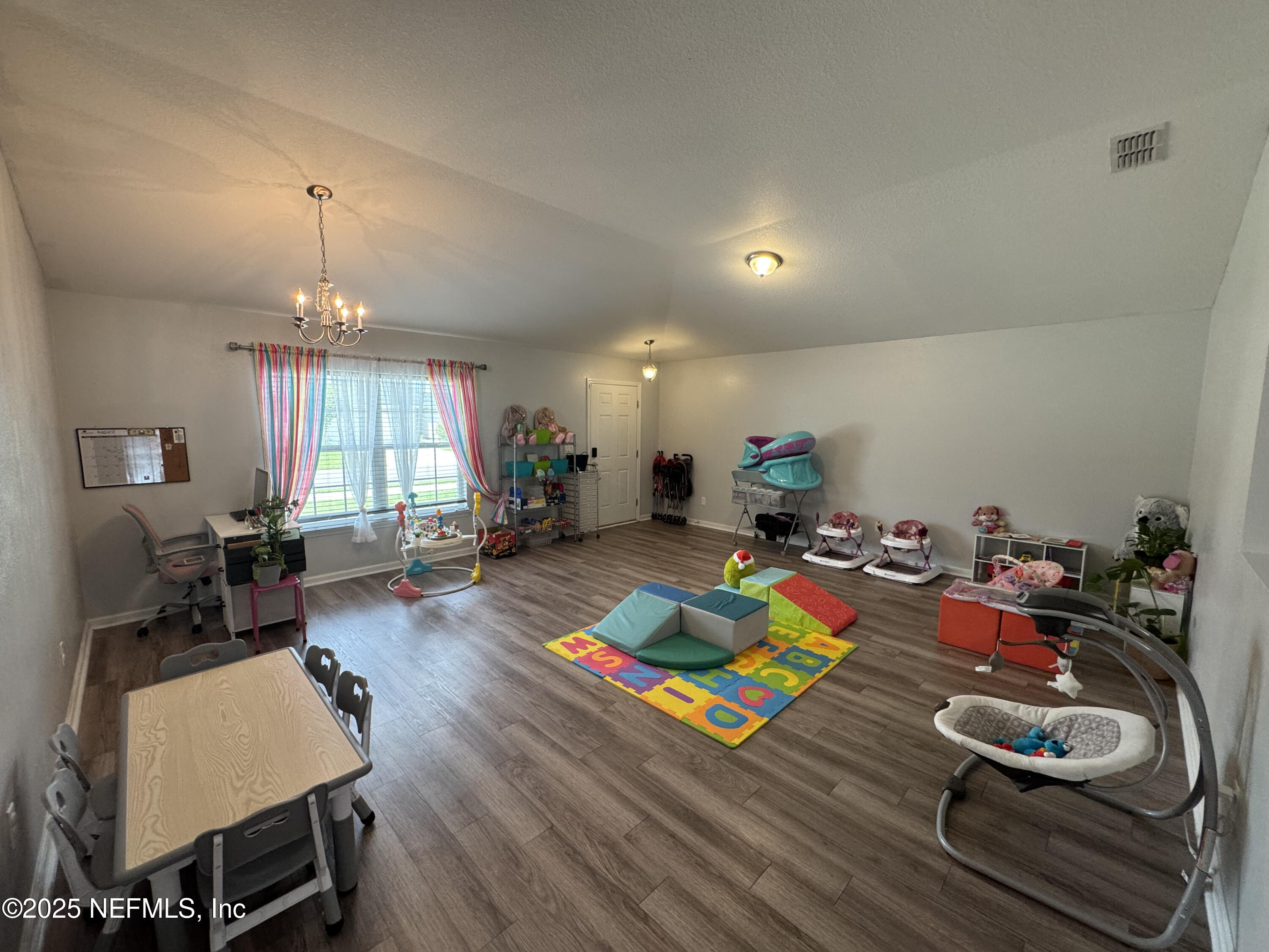 1825 JAMES MADISON Court