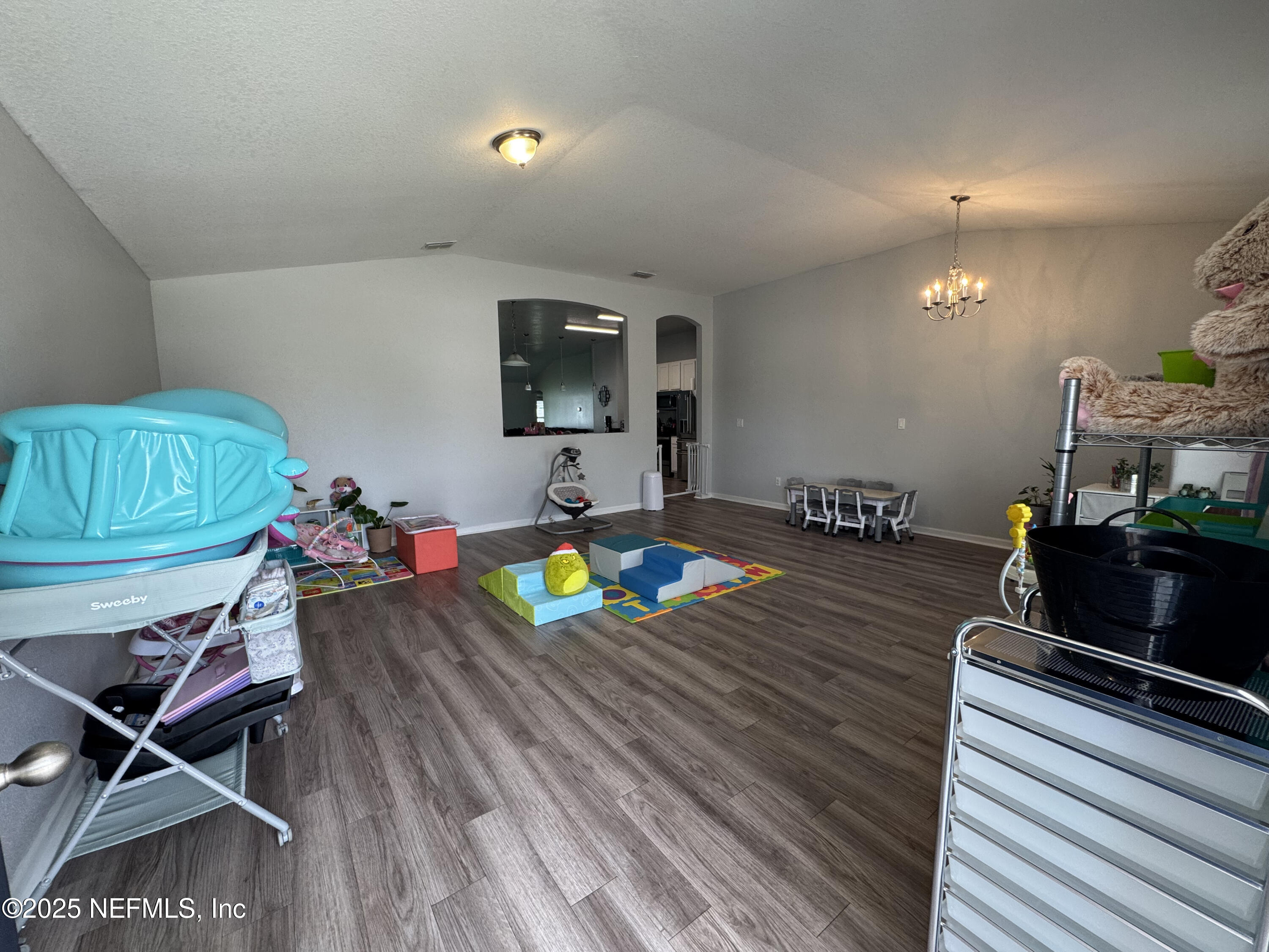 1825 JAMES MADISON Court