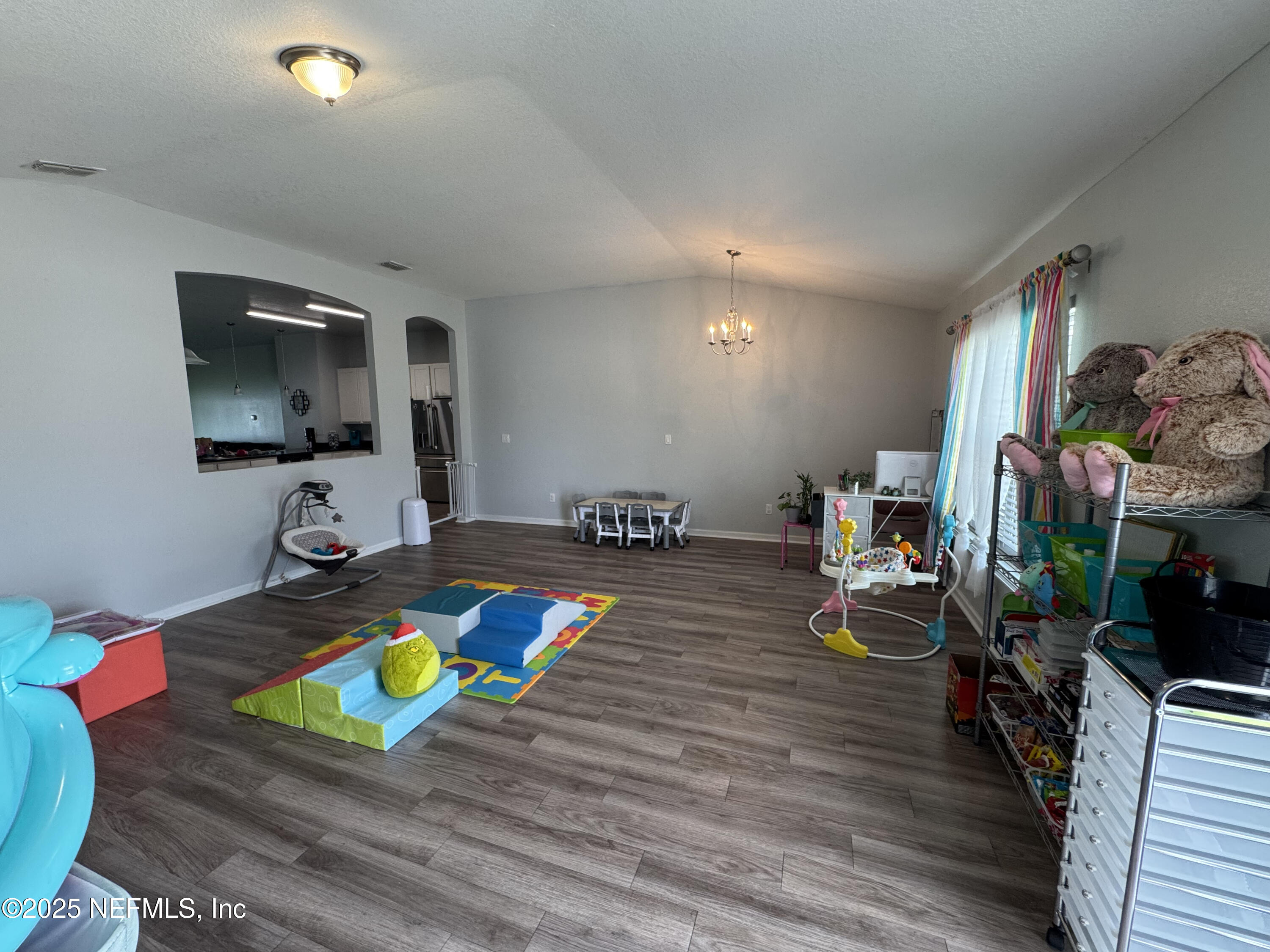 1825 JAMES MADISON Court