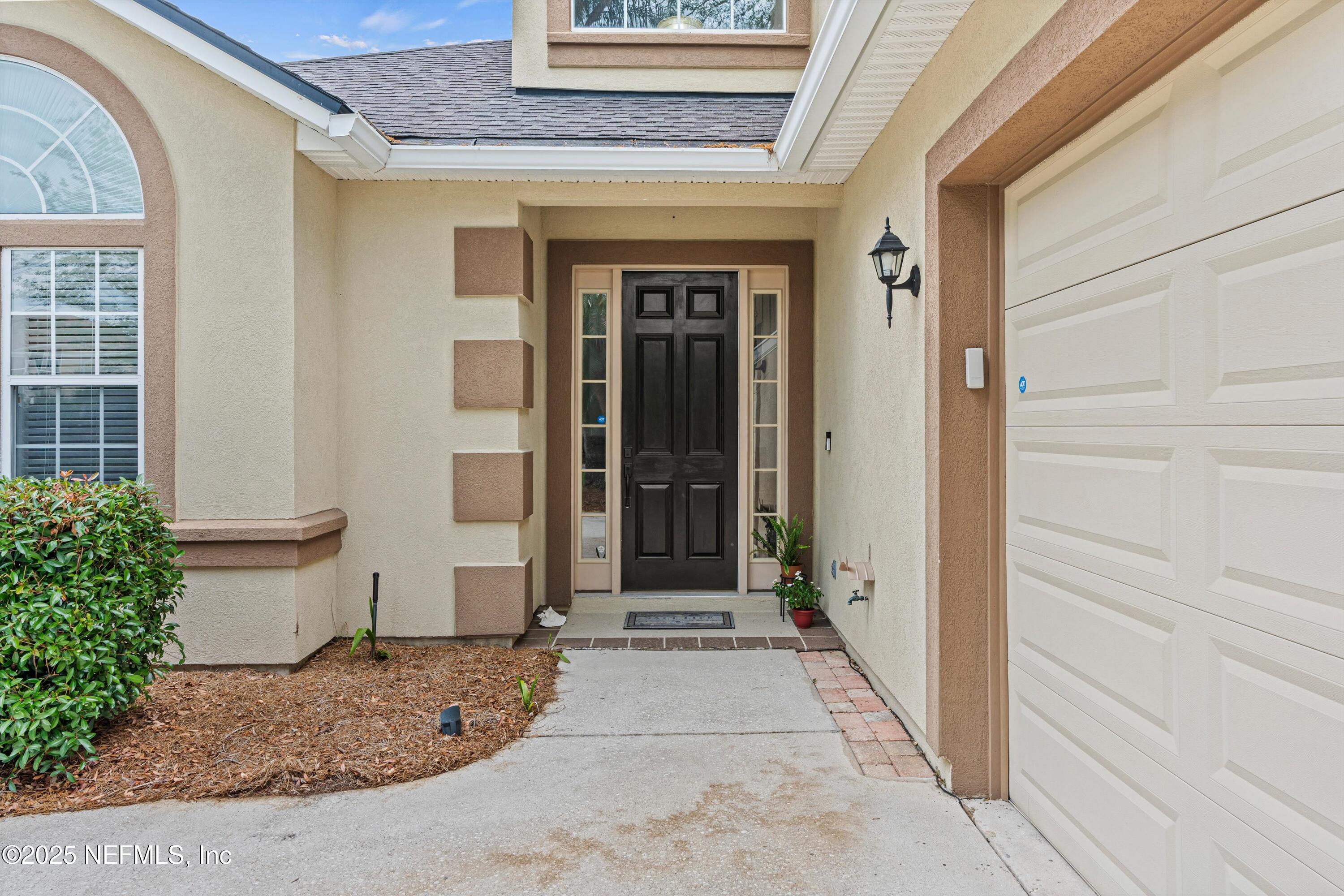 13111 HAMMOCK Circle S