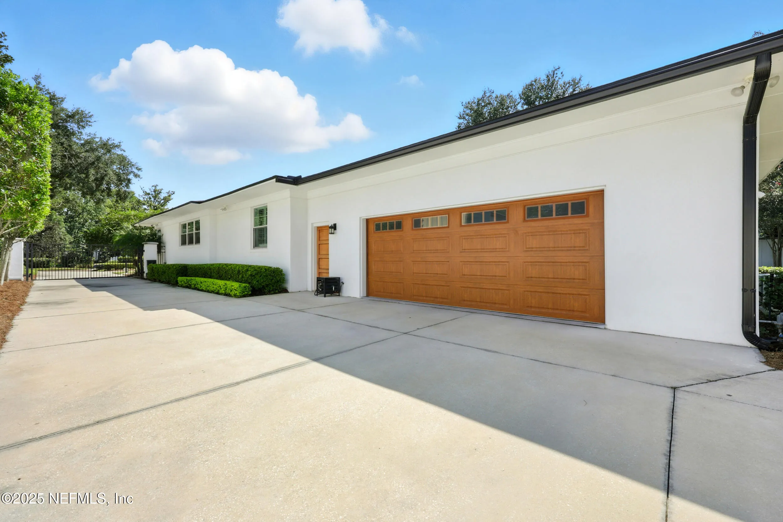 Jacksonville, Florida 32207, United States, 4 Bedrooms Bedrooms, ,3 BathroomsBathrooms,Residential,Active,221038