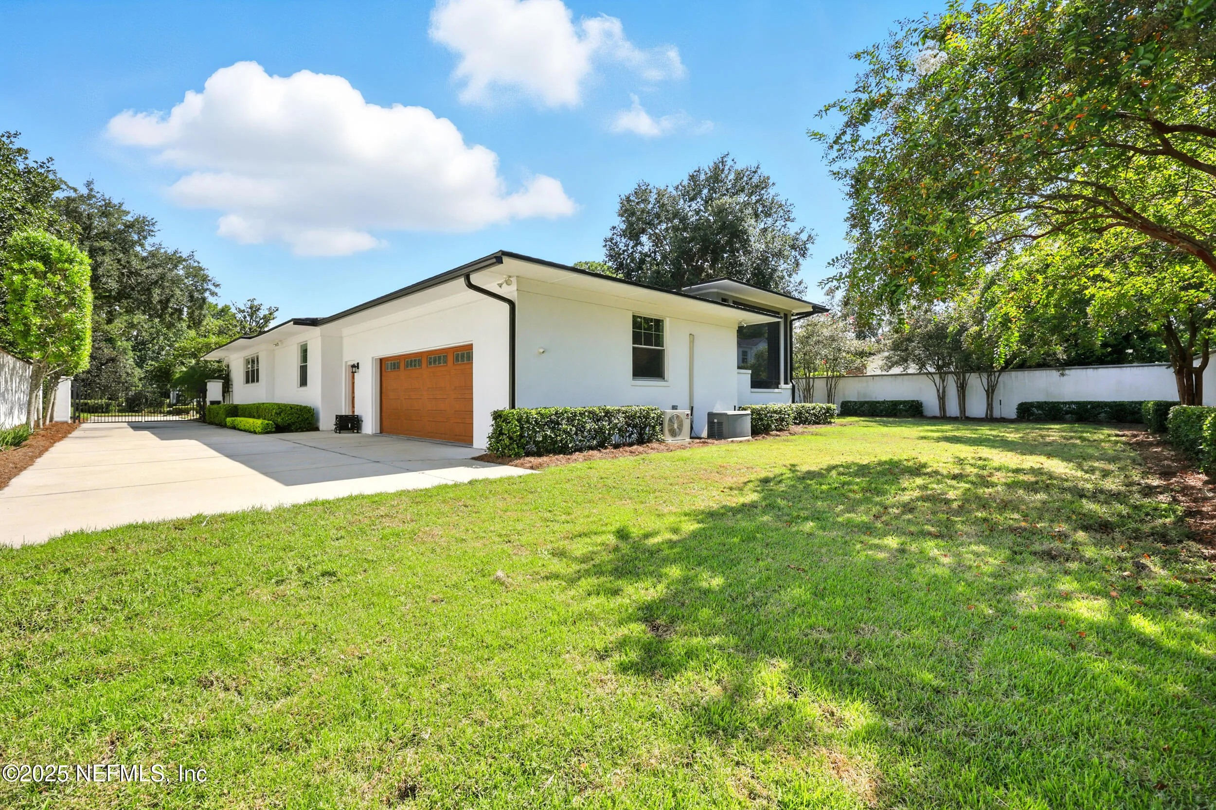 Jacksonville, Florida 32207, United States, 4 Bedrooms Bedrooms, ,3 BathroomsBathrooms,Residential,Active,221038