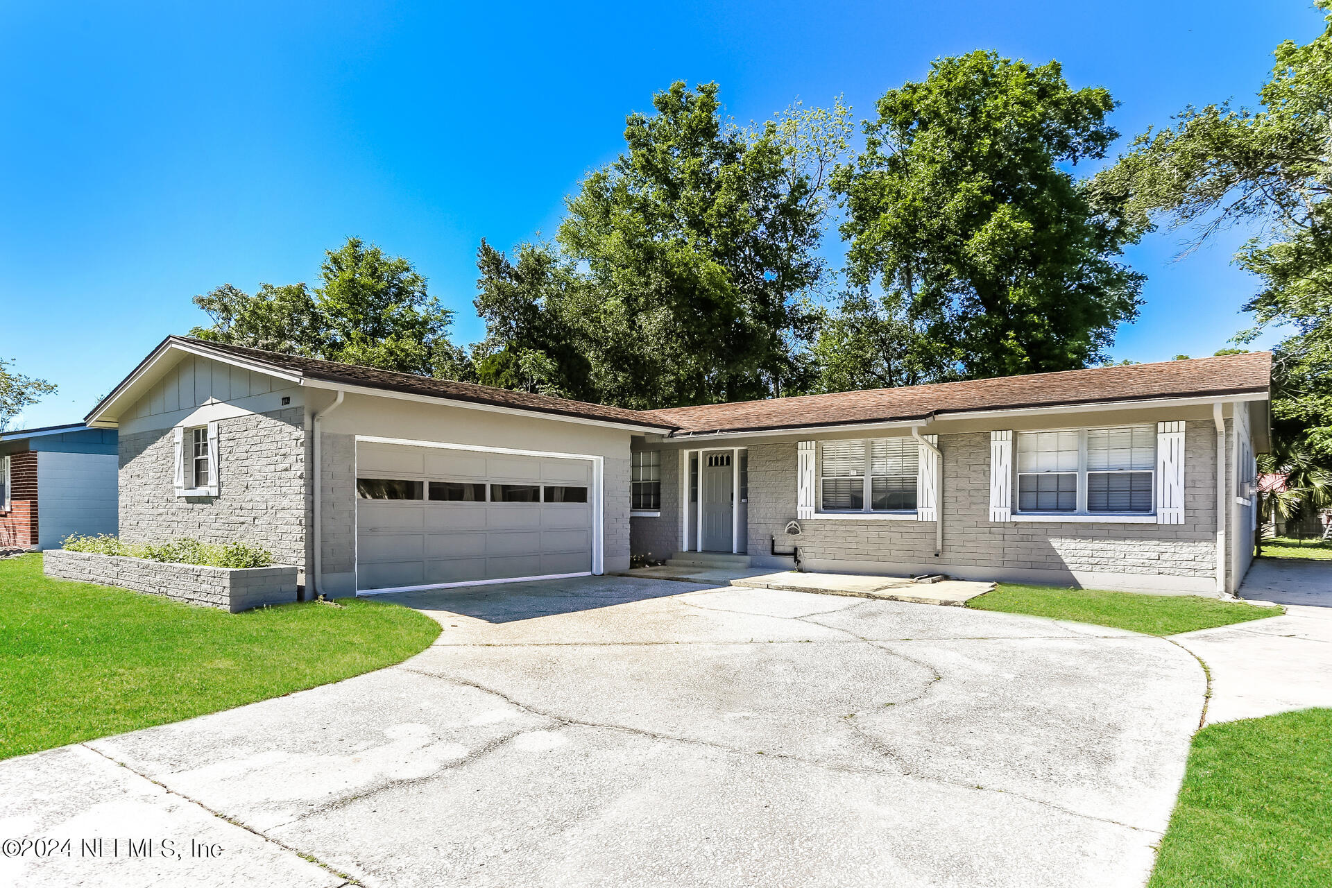 Jacksonville, FL home for sale located at 7739 Pinnacle Drive, Jacksonville, FL 32221