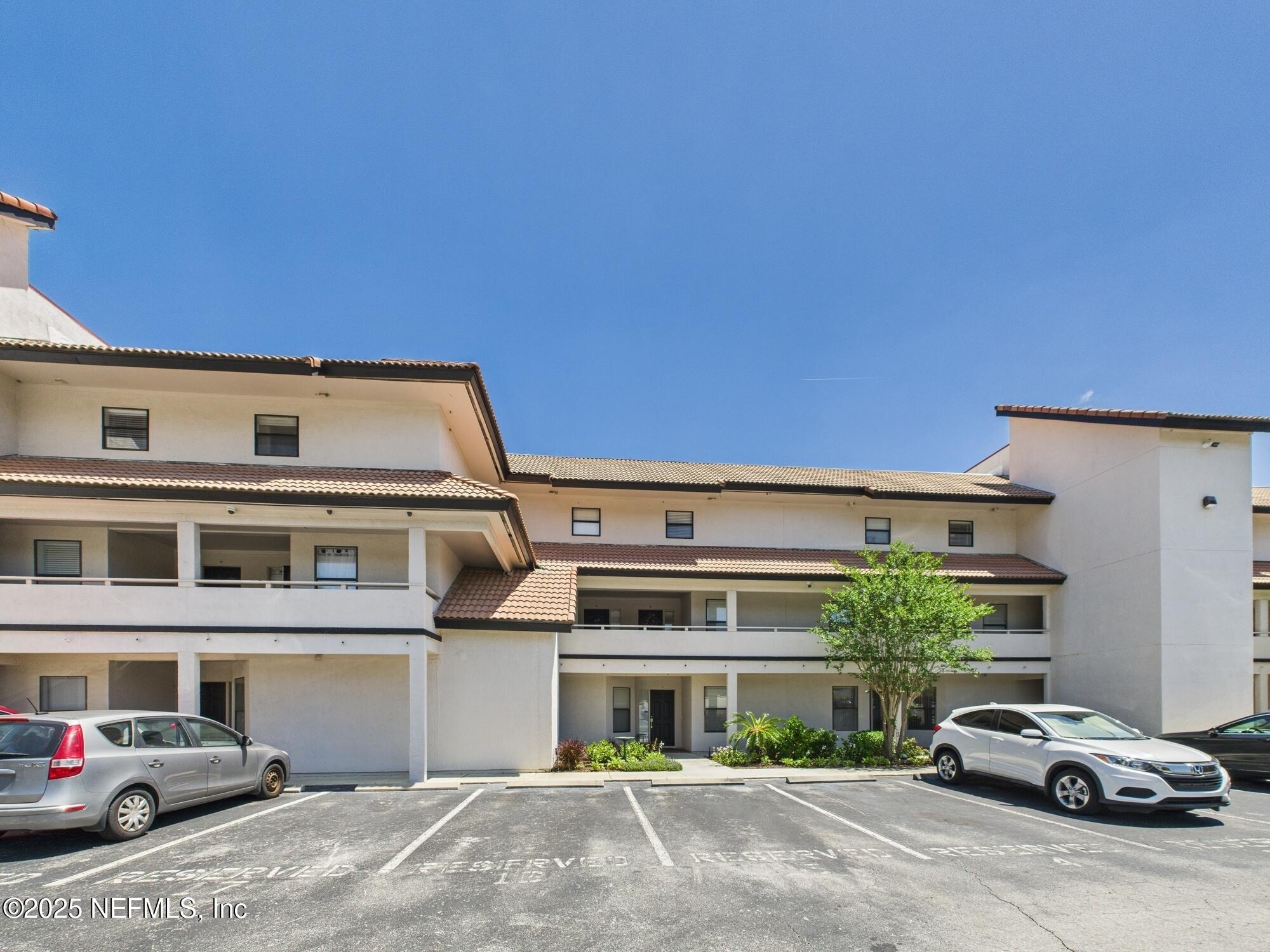 1307 RIVER HILLS Circle E 10