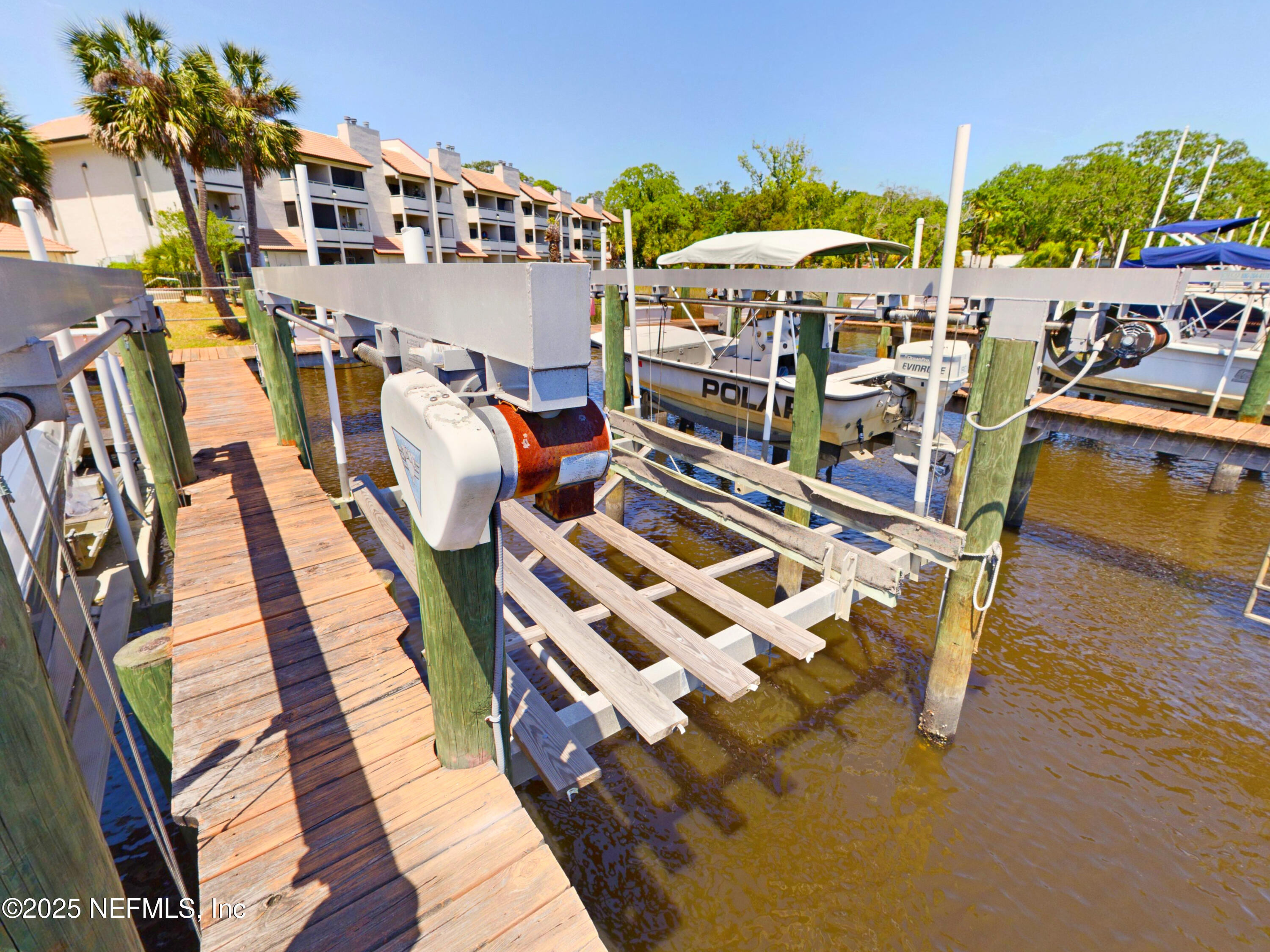 1307 RIVER HILLS Circle E 10