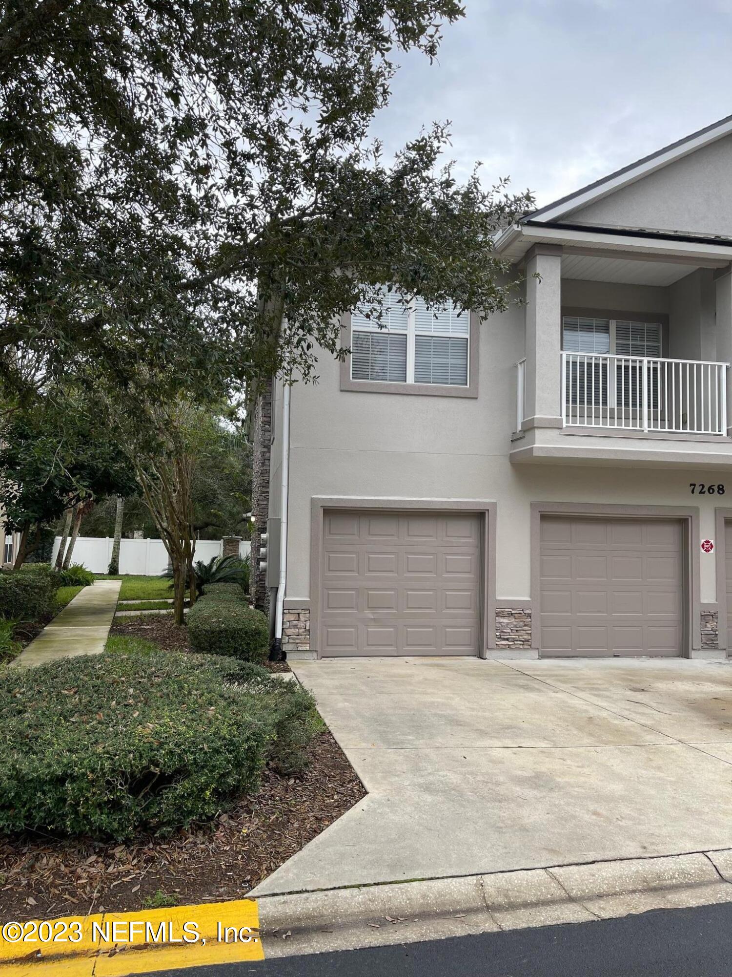 Jacksonville, FL home for sale located at 7268 Deerfoot Point Circle Unit 3-2, Jacksonville, FL 32256