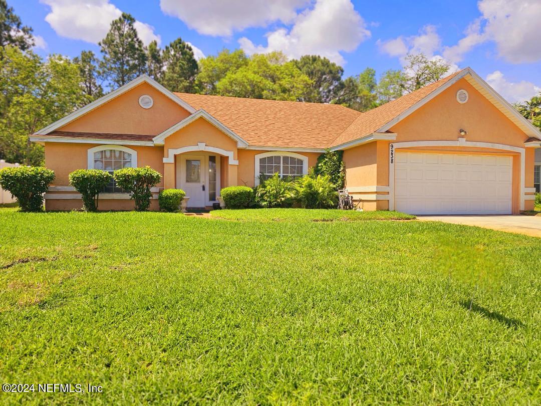 Jacksonville, FL home for sale located at 9238 Dale View Lane W, Jacksonville, FL 32225