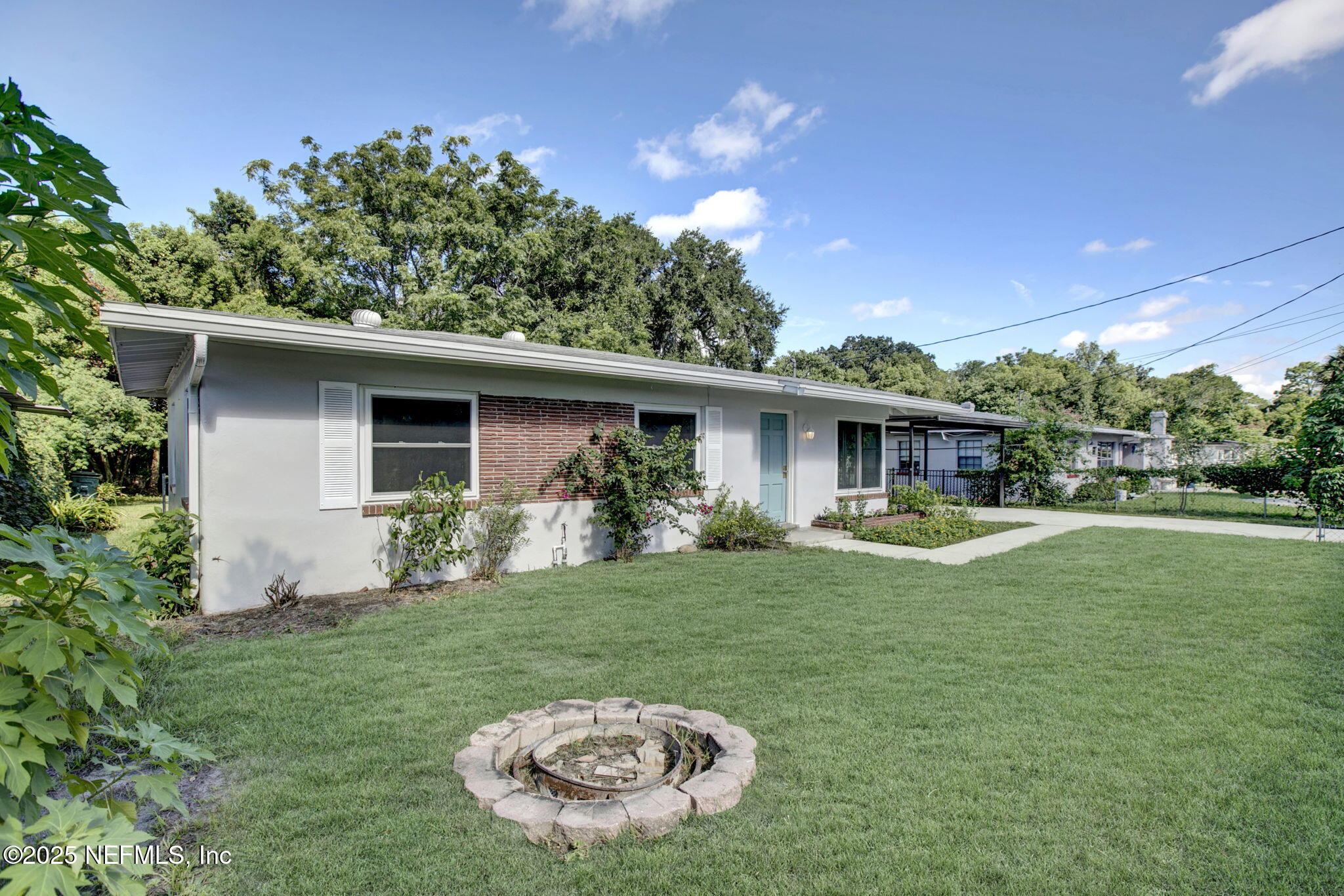 780 LEAFY Lane