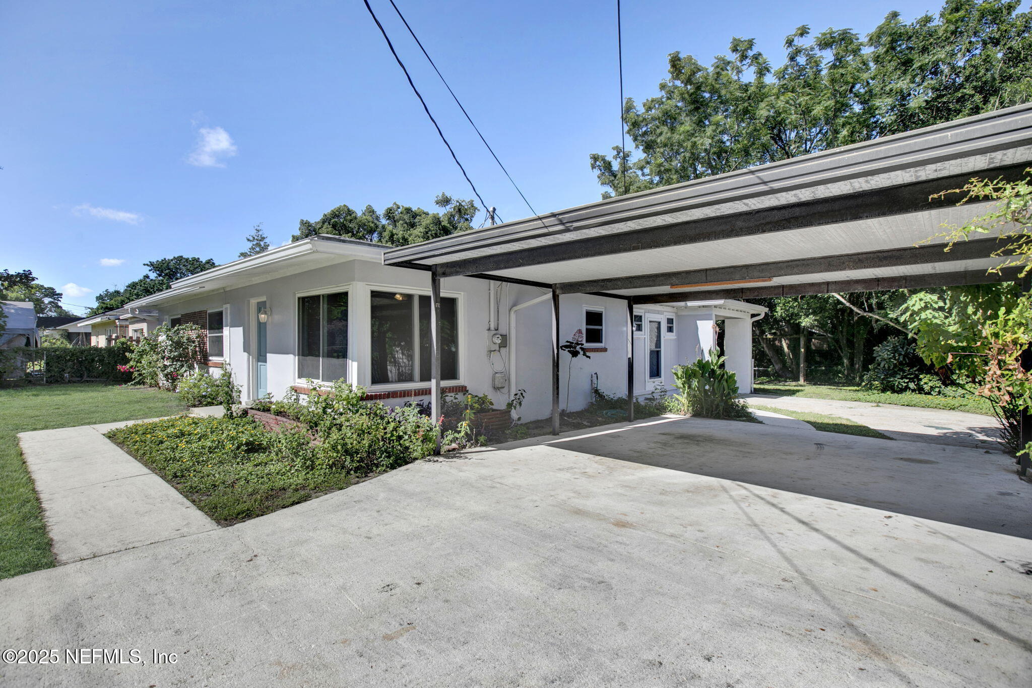 780 LEAFY Lane