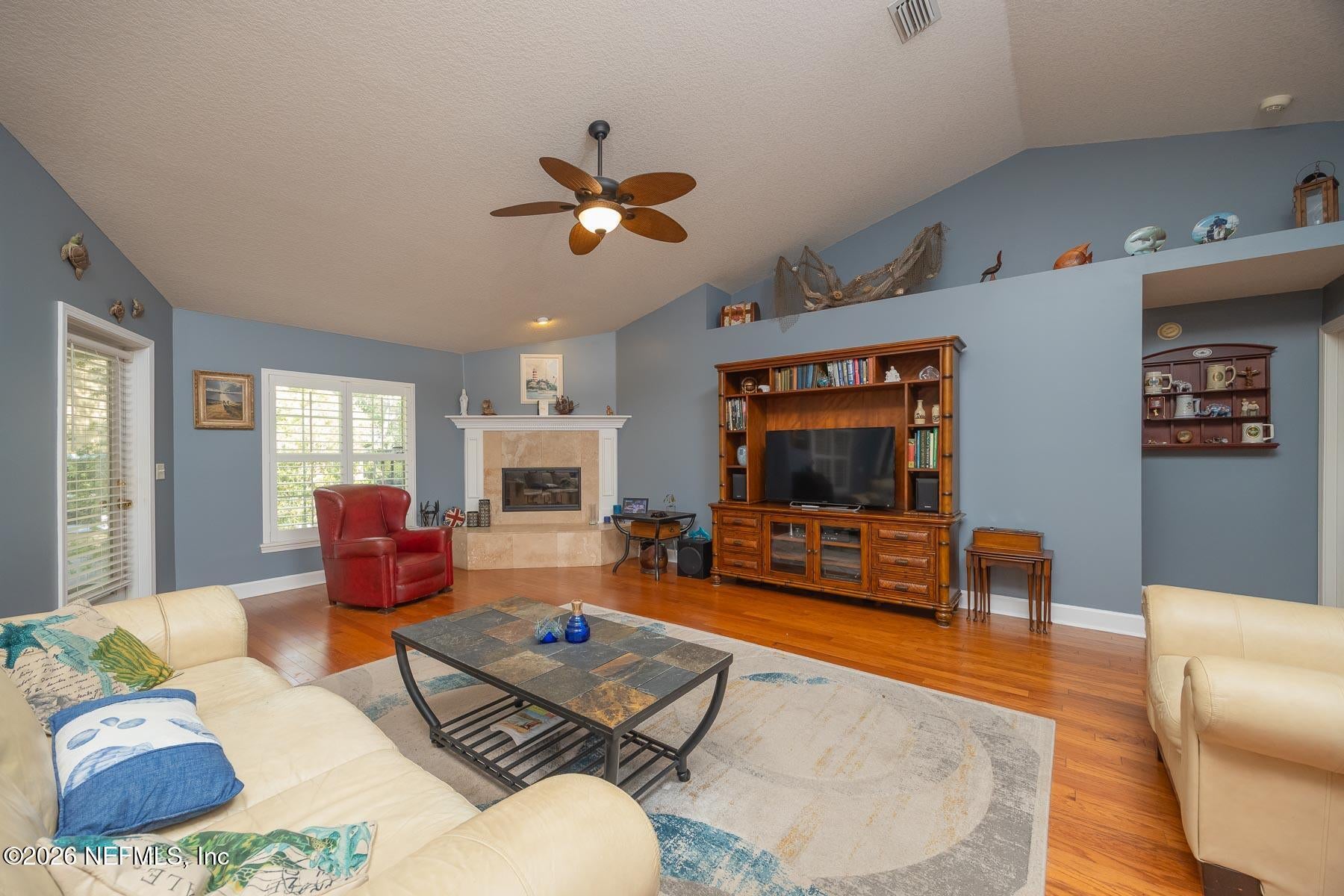 145 WHISPERING OAKS Circle