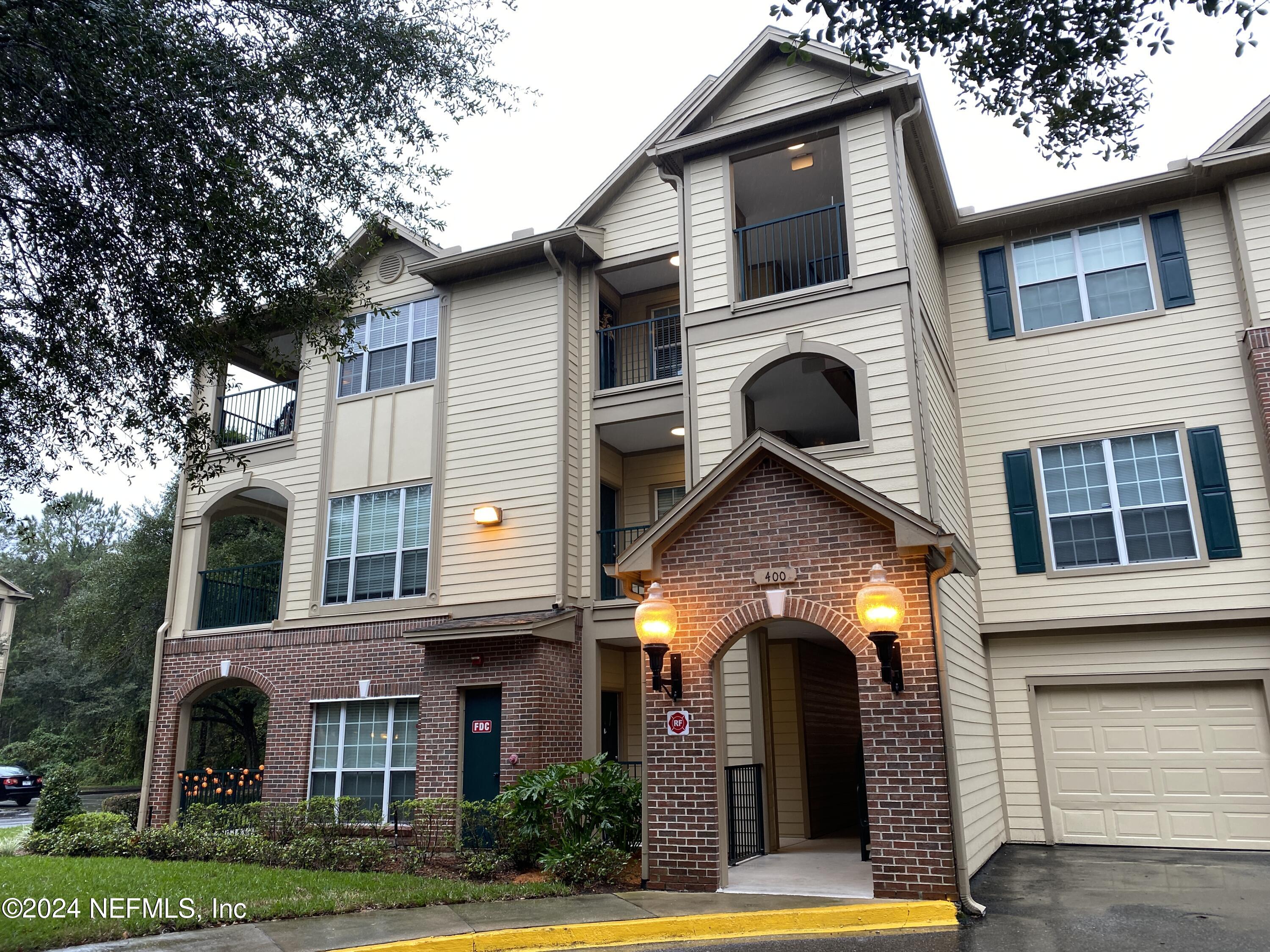 Jacksonville, FL home for sale located at 7800 Point Meadows Drive Unit 422, Jacksonville, FL 32256