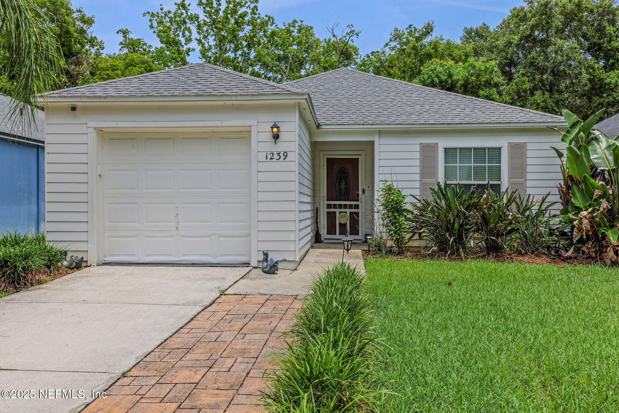 1239 BROOKWOOD BLUFF Road E
