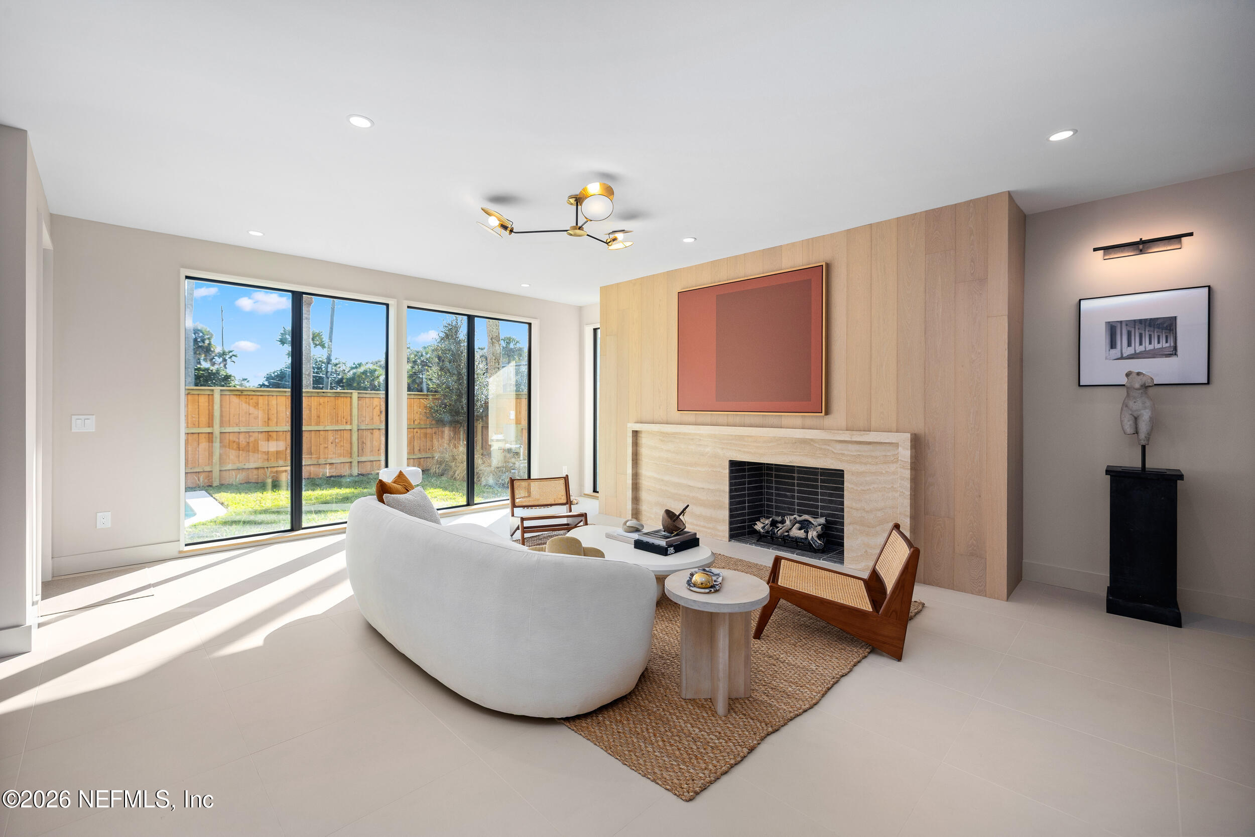 1475 OCEAN Boulevard