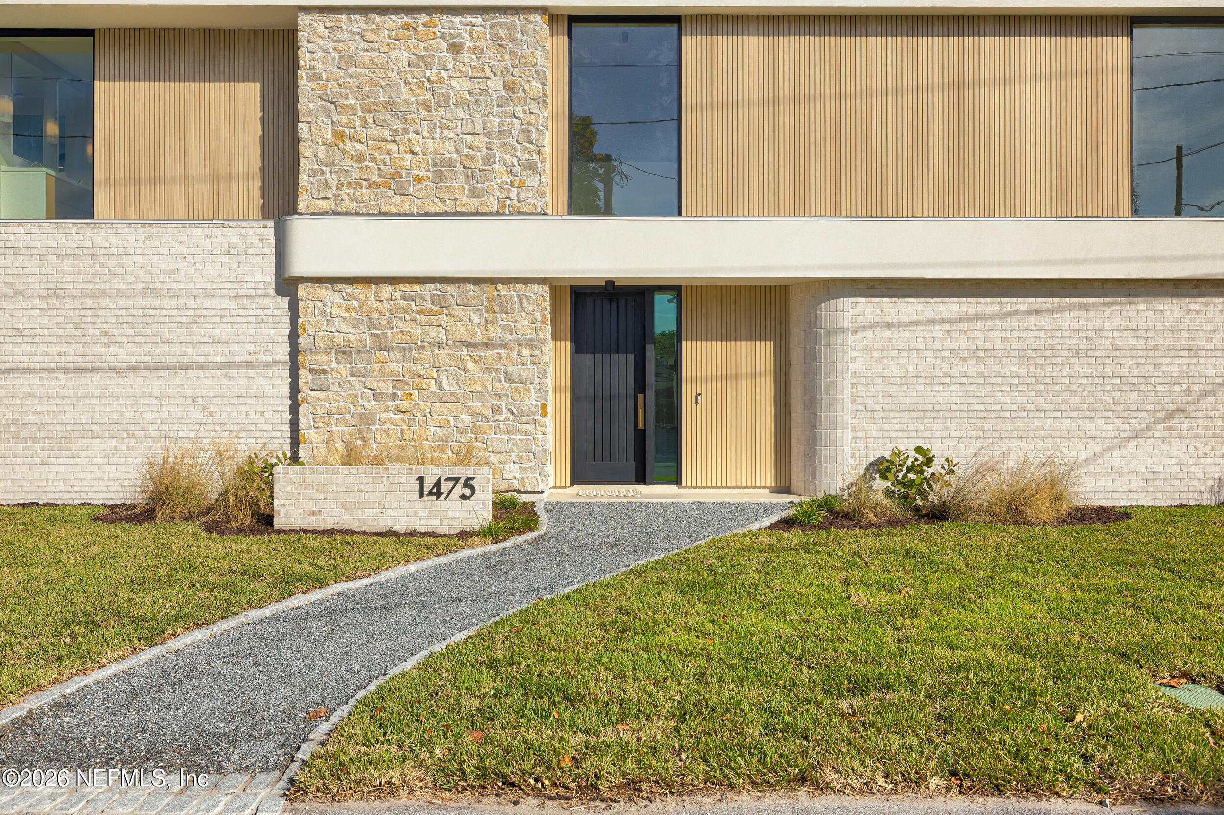 1475 OCEAN Boulevard