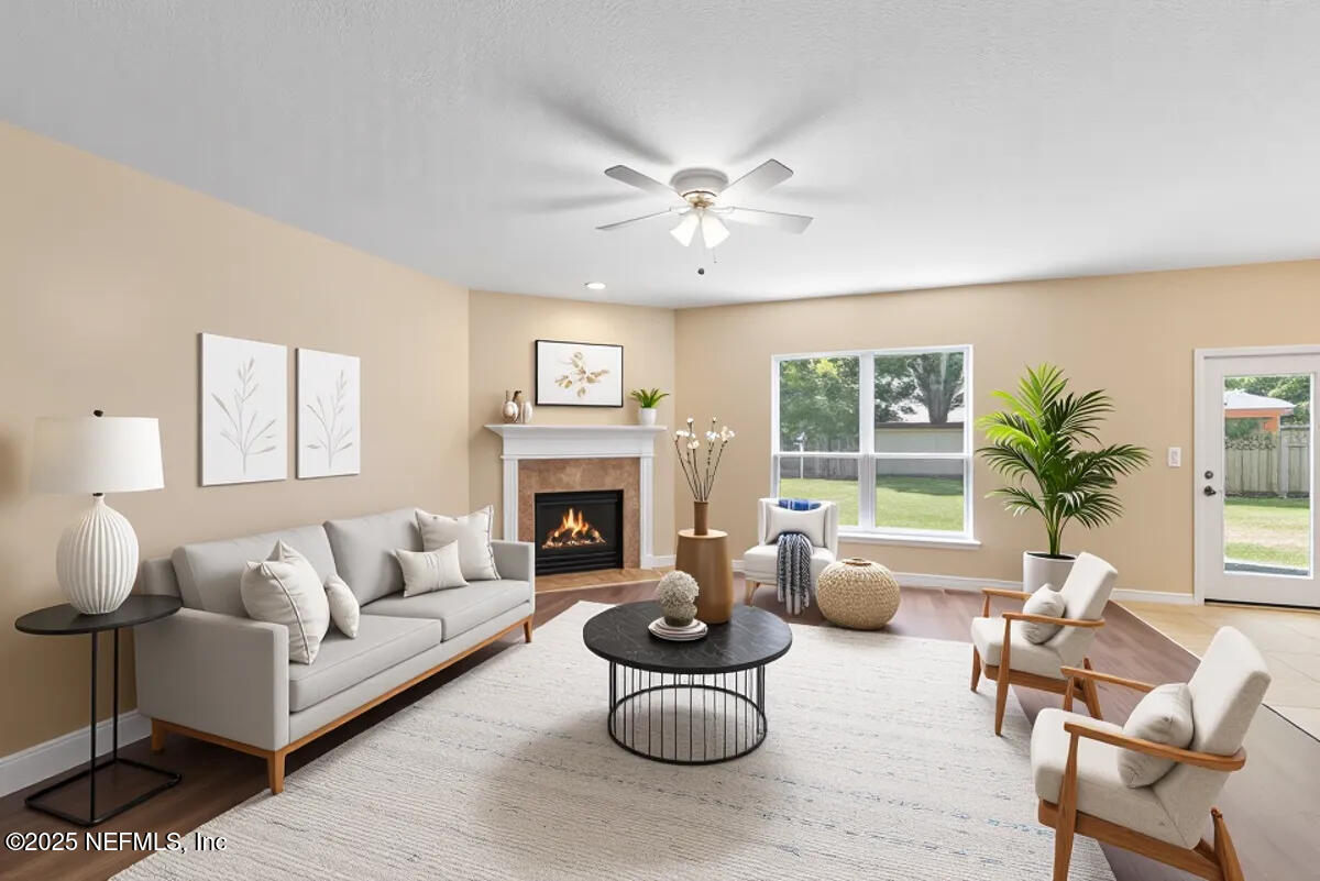 1147 HYACINTH Street