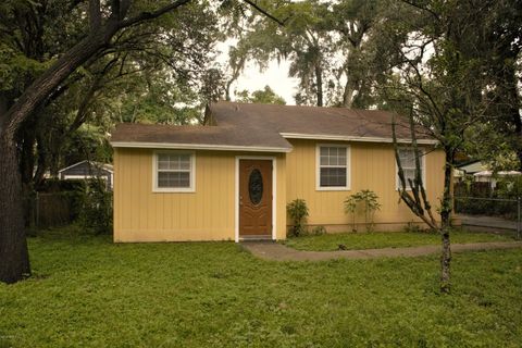 Photo of 3011 LAKE SHORE Boulevard, Jacksonville, FL 32210 (MLS # 2153273)