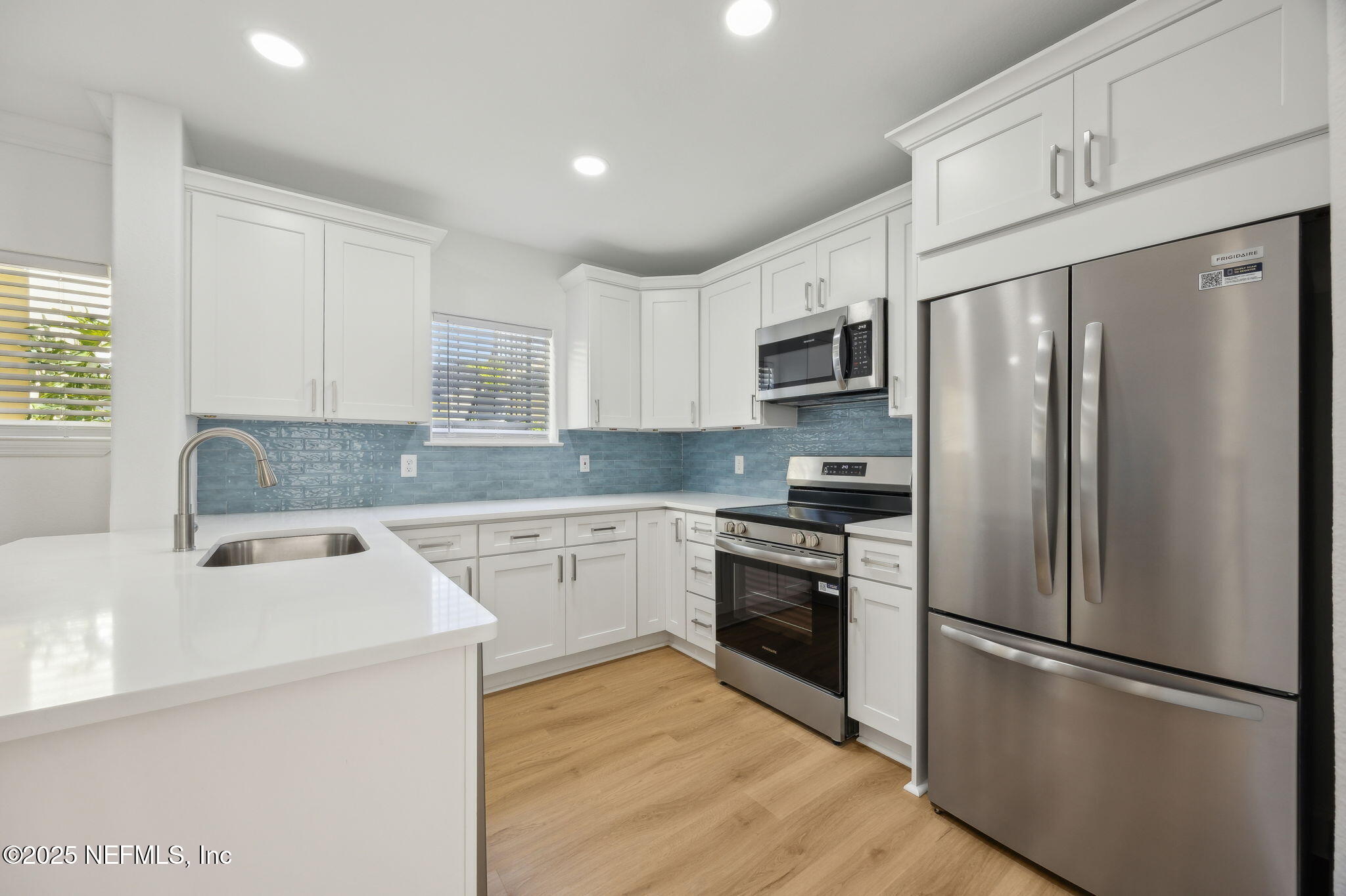 1800 THE GREENS Way 401