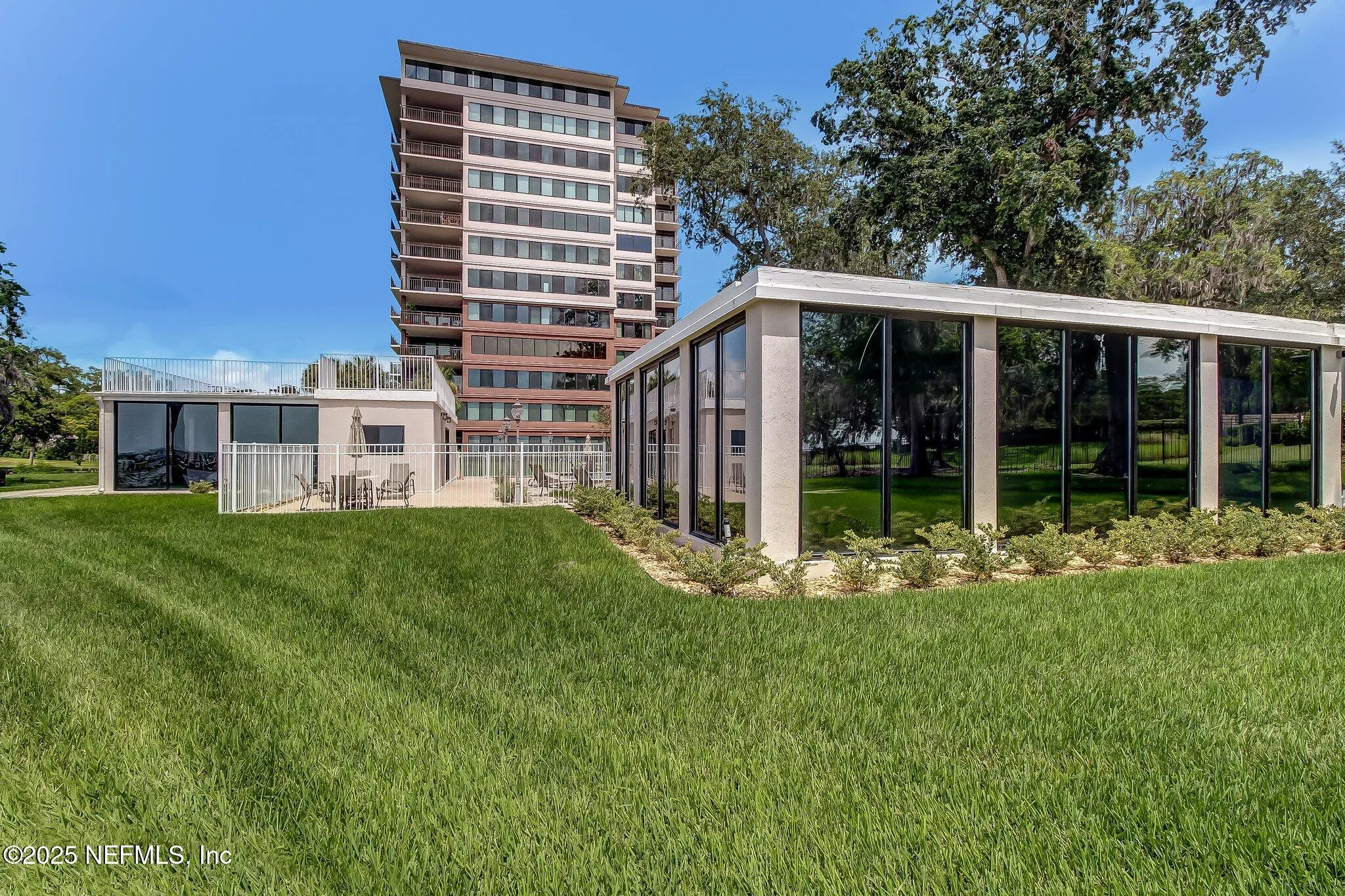 Jacksonville, Florida 32217, United States, 3 Bedrooms Bedrooms, ,2 BathroomsBathrooms,Residential,Pending,9322