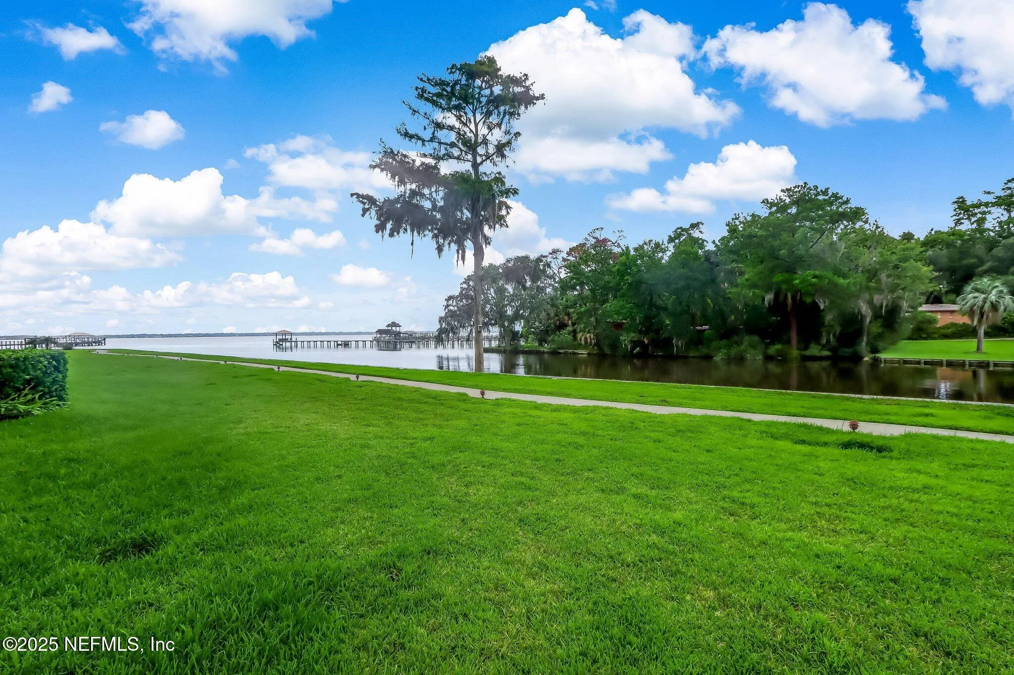 Jacksonville, Florida 32217, United States, 3 Bedrooms Bedrooms, ,2 BathroomsBathrooms,Residential,Pending,9322