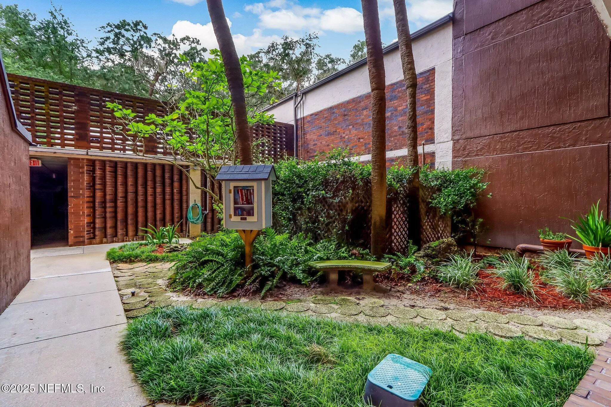 Jacksonville, Florida 32217, United States, 3 Bedrooms Bedrooms, ,2 BathroomsBathrooms,Residential,Pending,9322