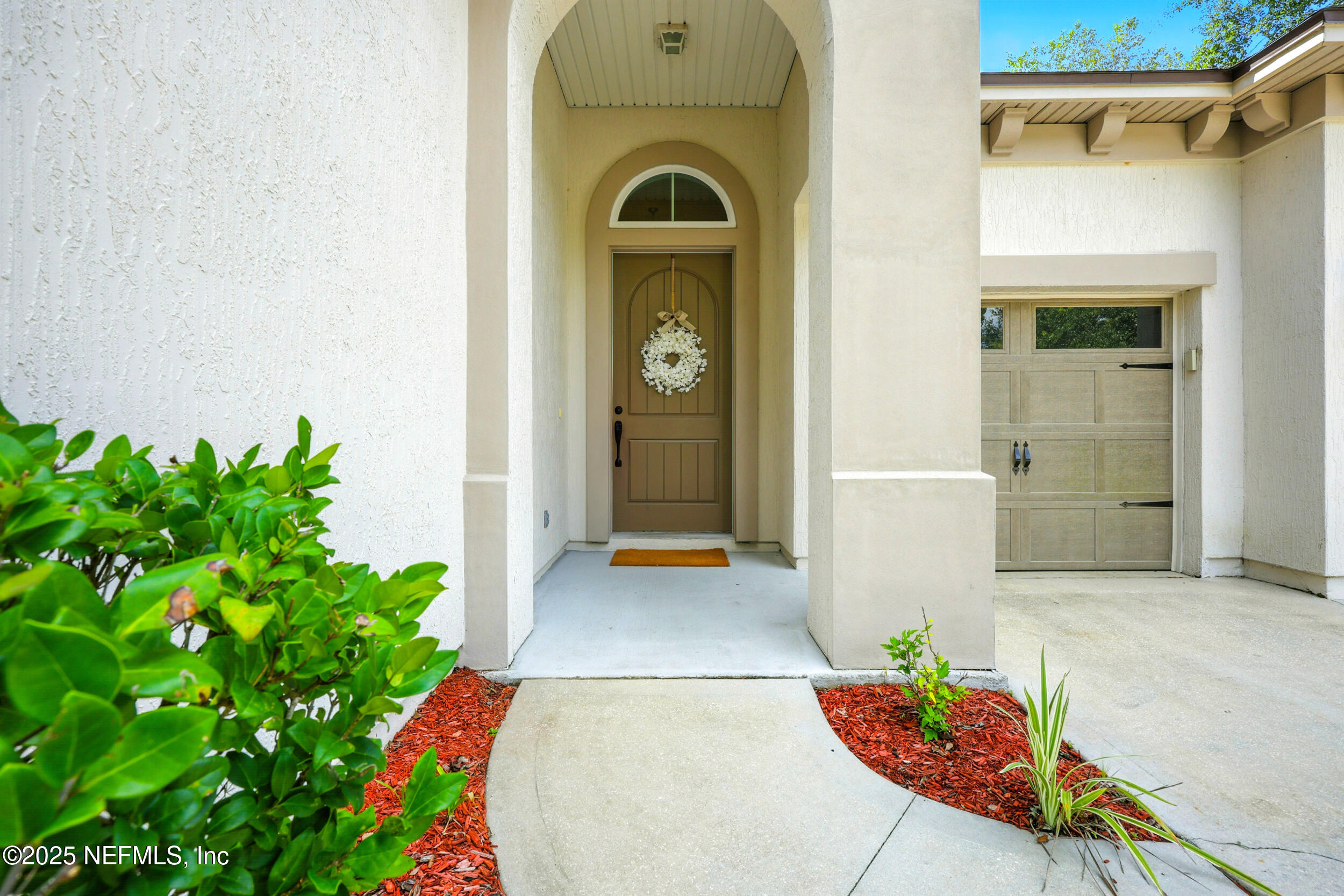 5133 FOLIAGE Way