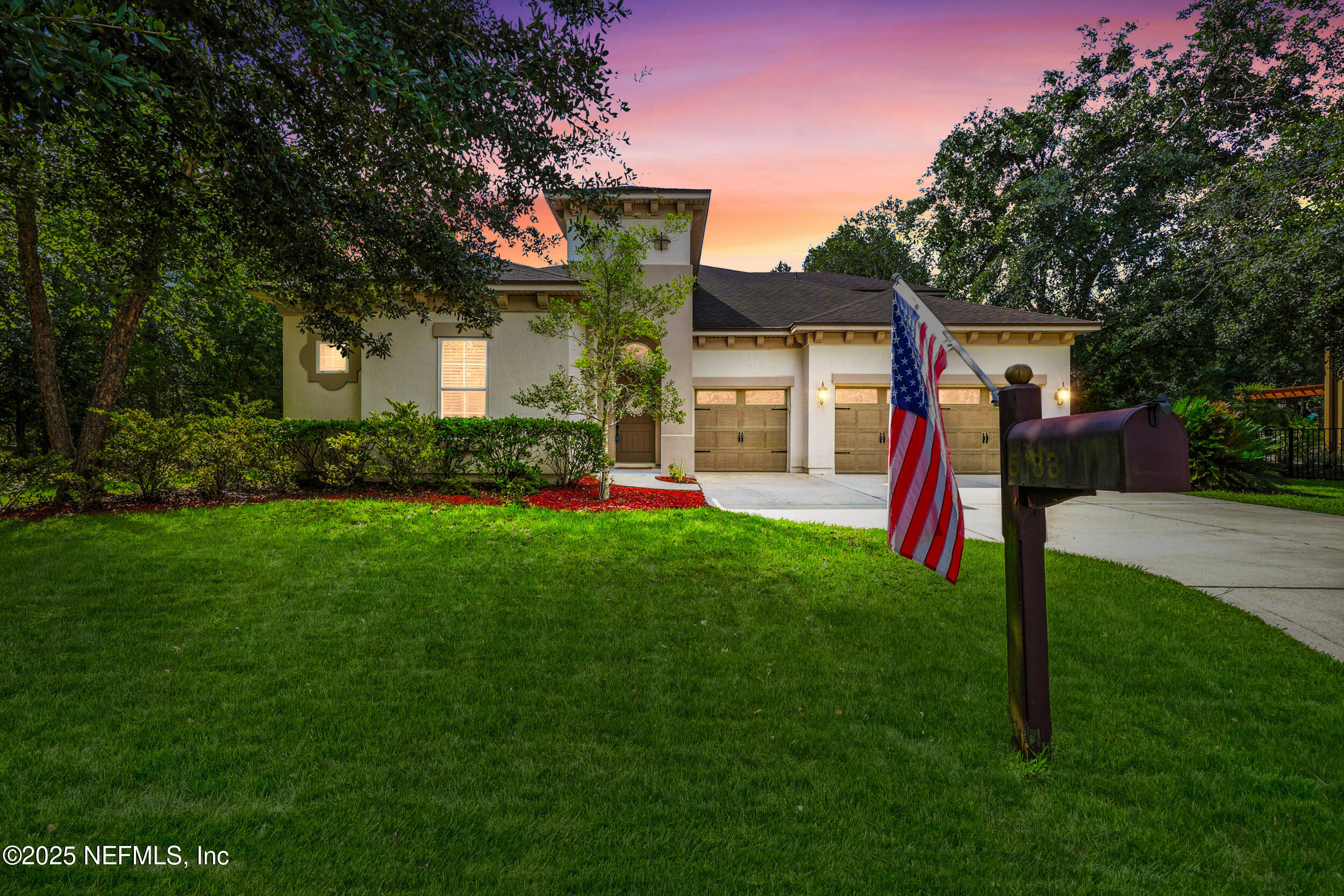 5133 FOLIAGE Way