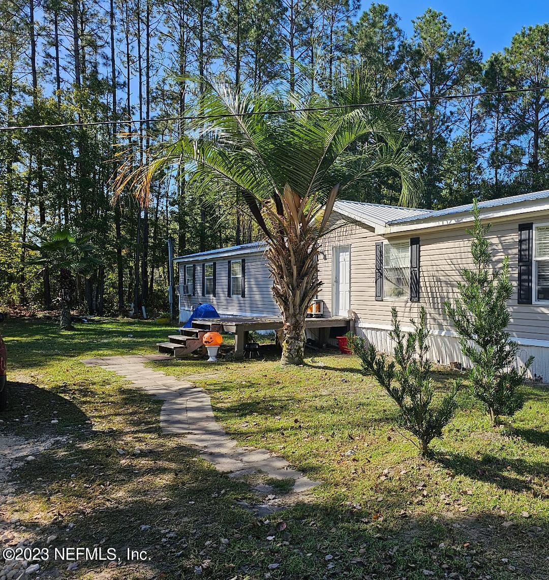 Lawtey, FL home for sale located at 25712 N 301 Highway, Lawtey, FL 32058