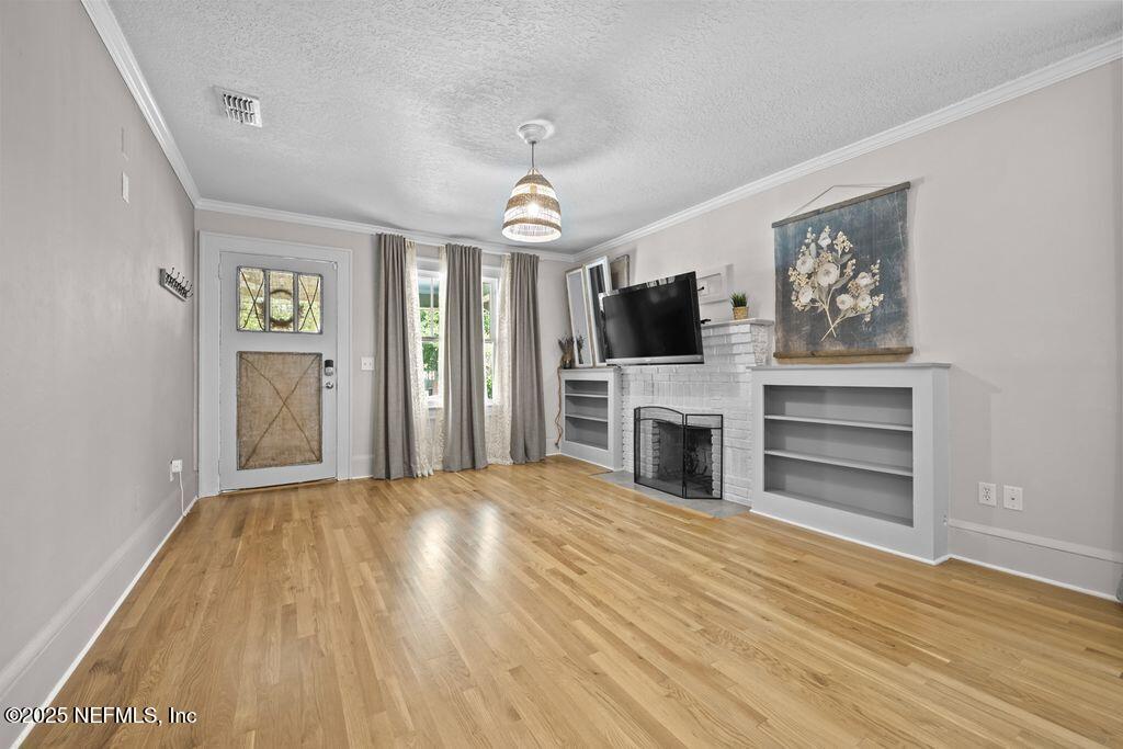 2778 DELLWOOD Avenue