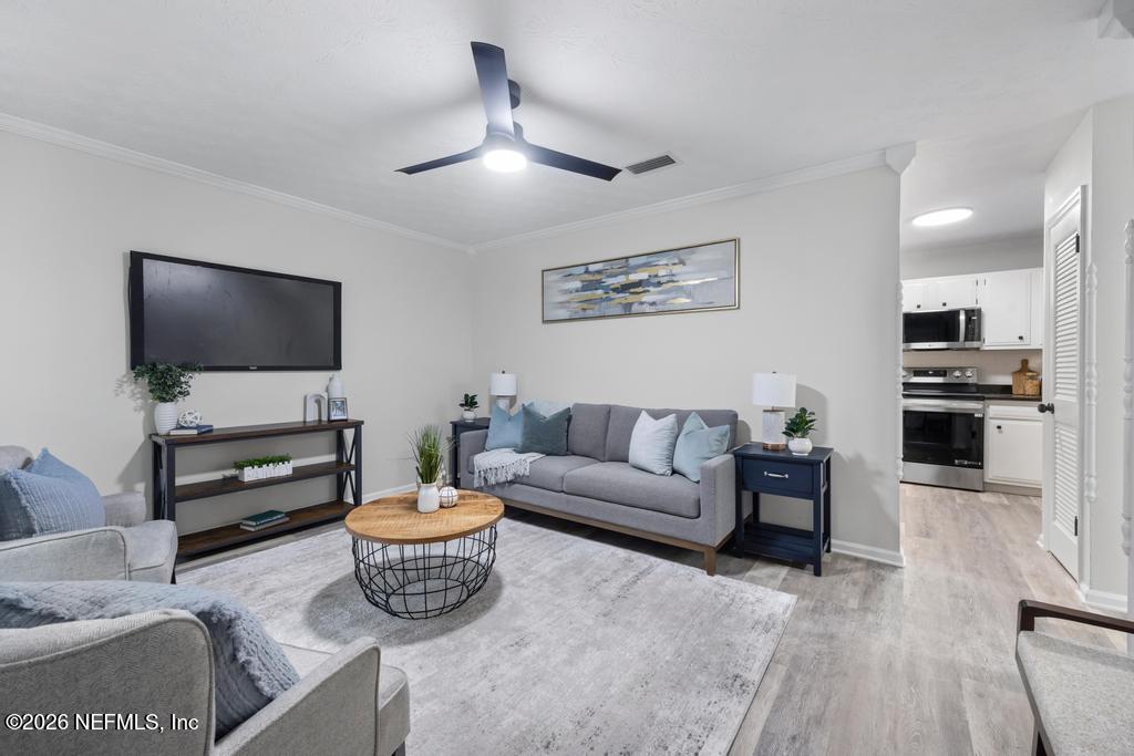 4634 Whimbrel Ln