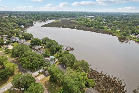 Single Family Residence in Jacksonville FL 8206 CONCORD Boulevard 51.jpg