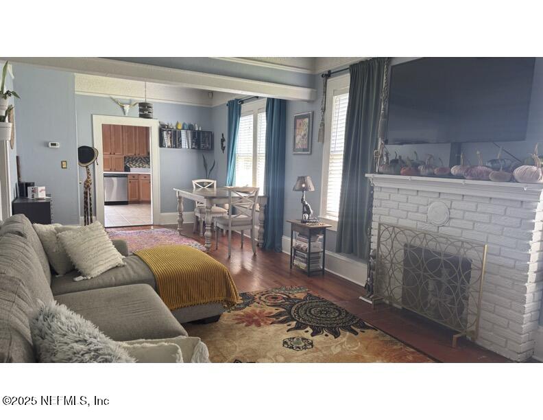 2140 DELLWOOD Avenue