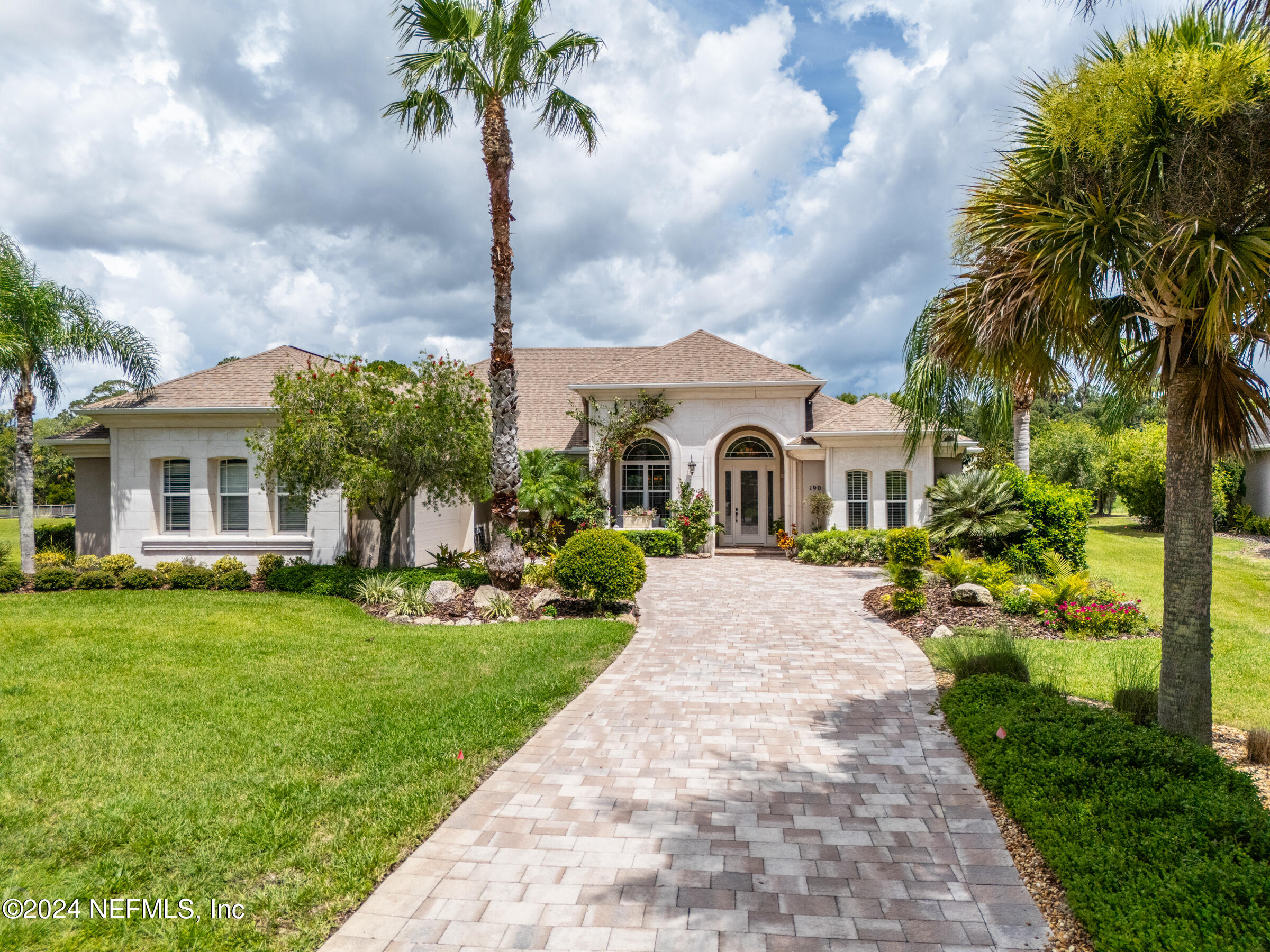 190 WILLOW OAK Way