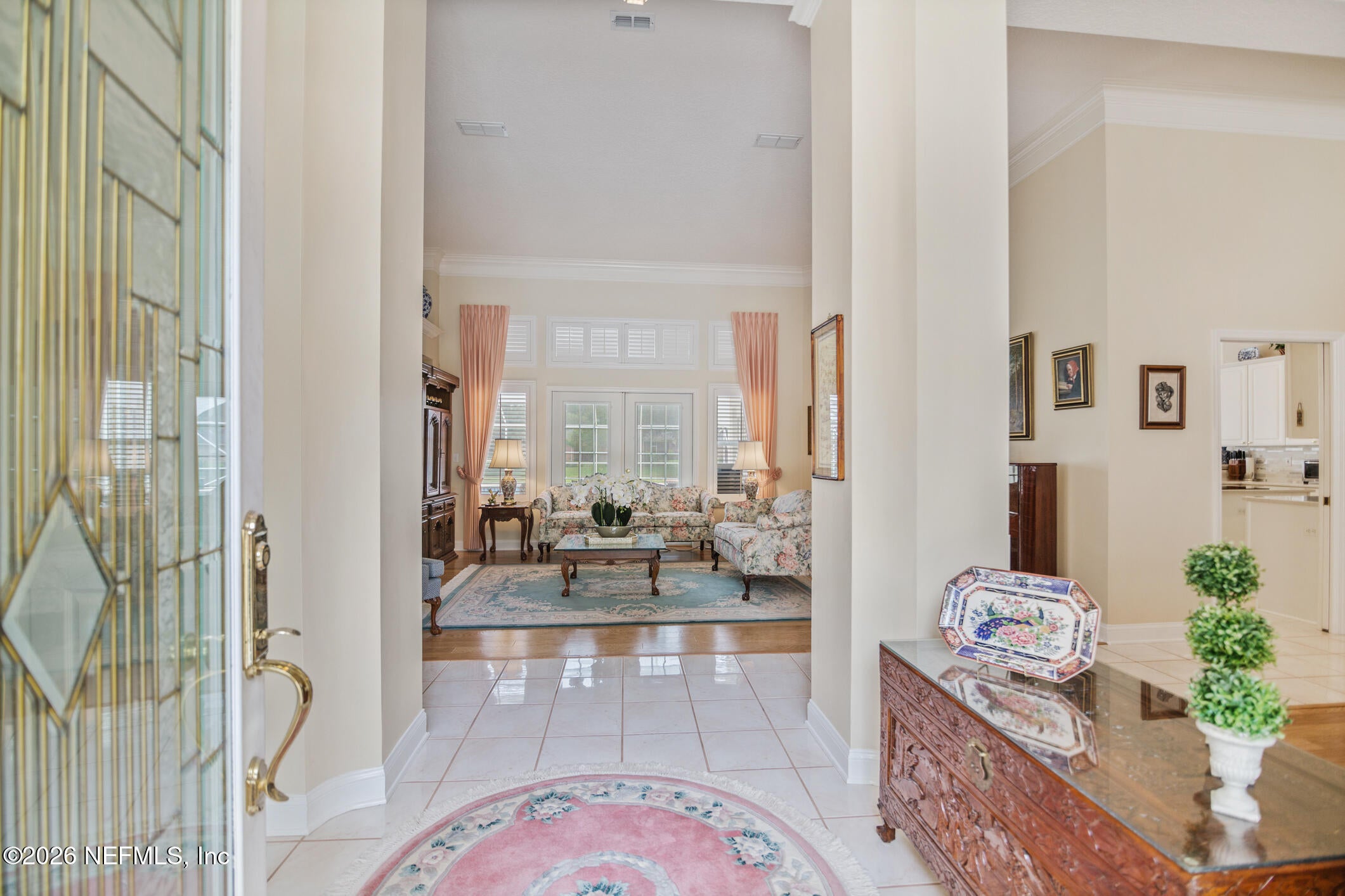 586 GOLDEN LINKS Drive
