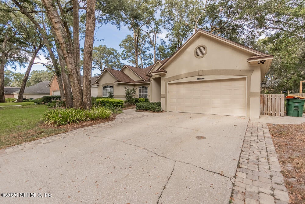 11889 W CLEARWATER OAKS Drive