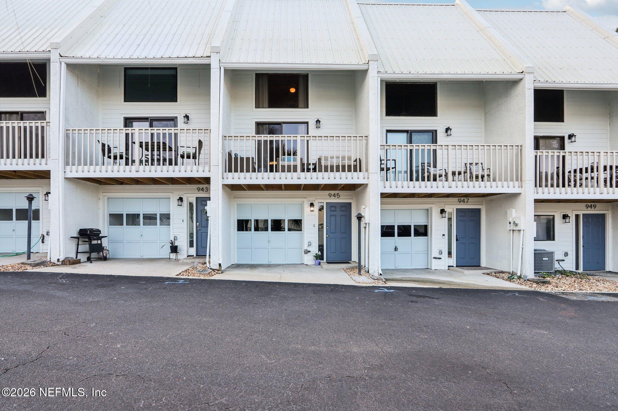 945 S PONCE DE LEON Boulevard