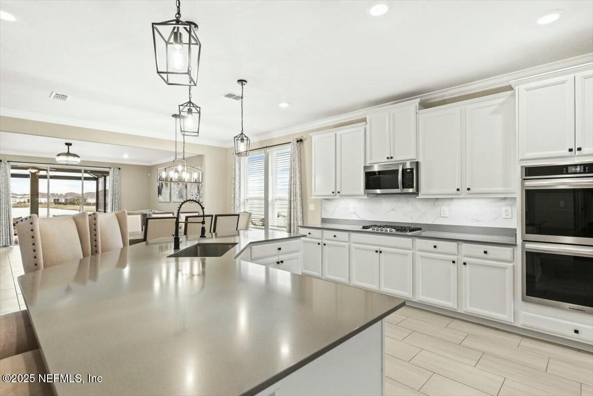 273 CLEARVIEW Drive