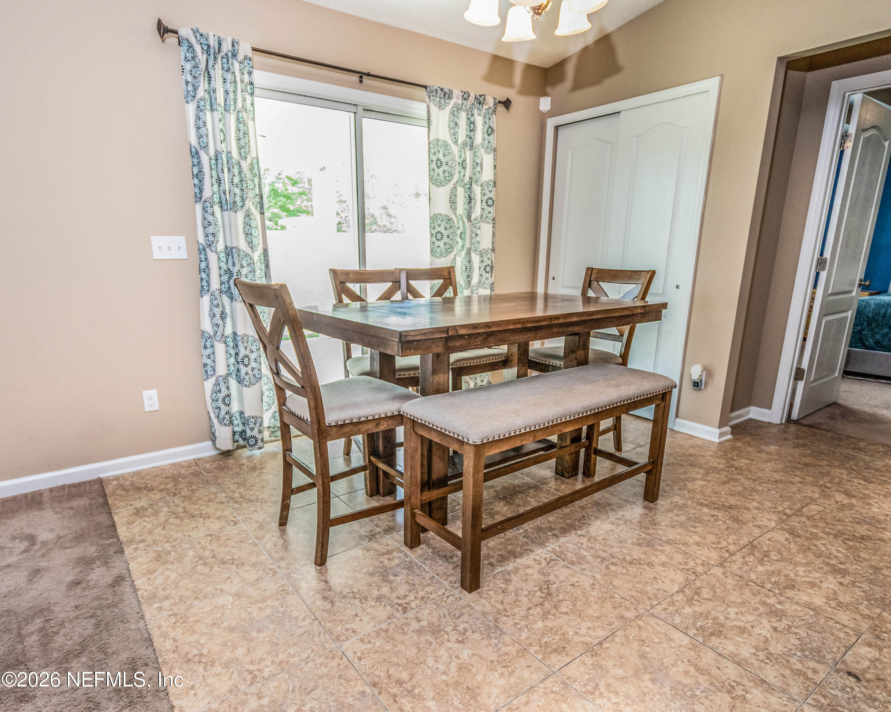 5520 HUCKLEBERRY Trail S
