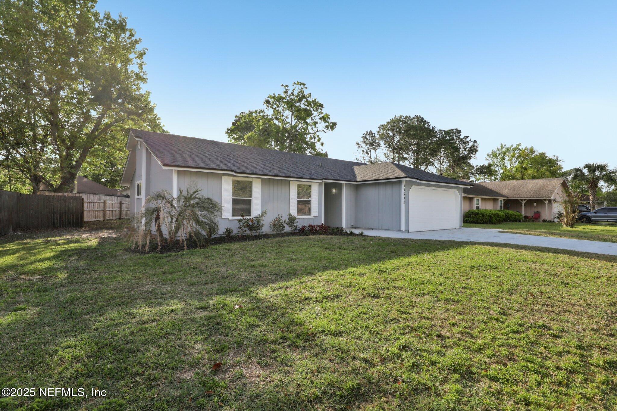 11213 CLOVERHILL Circle W