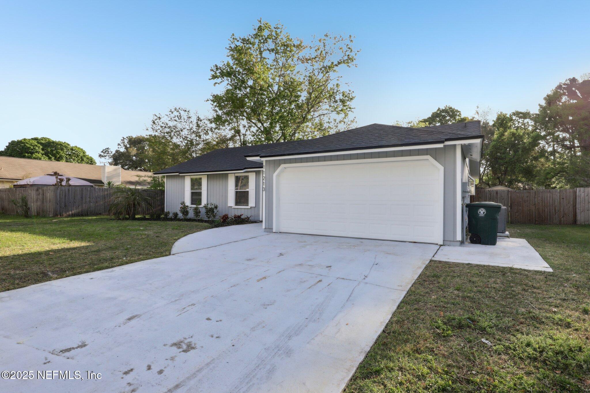 11213 CLOVERHILL Circle W