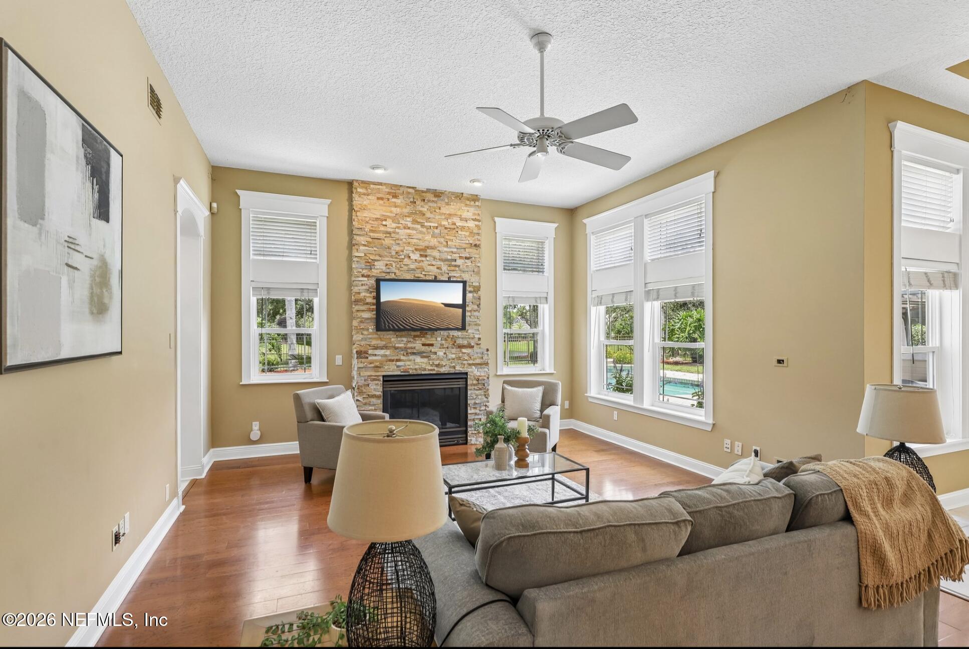 544 GOLDEN LINKS Drive