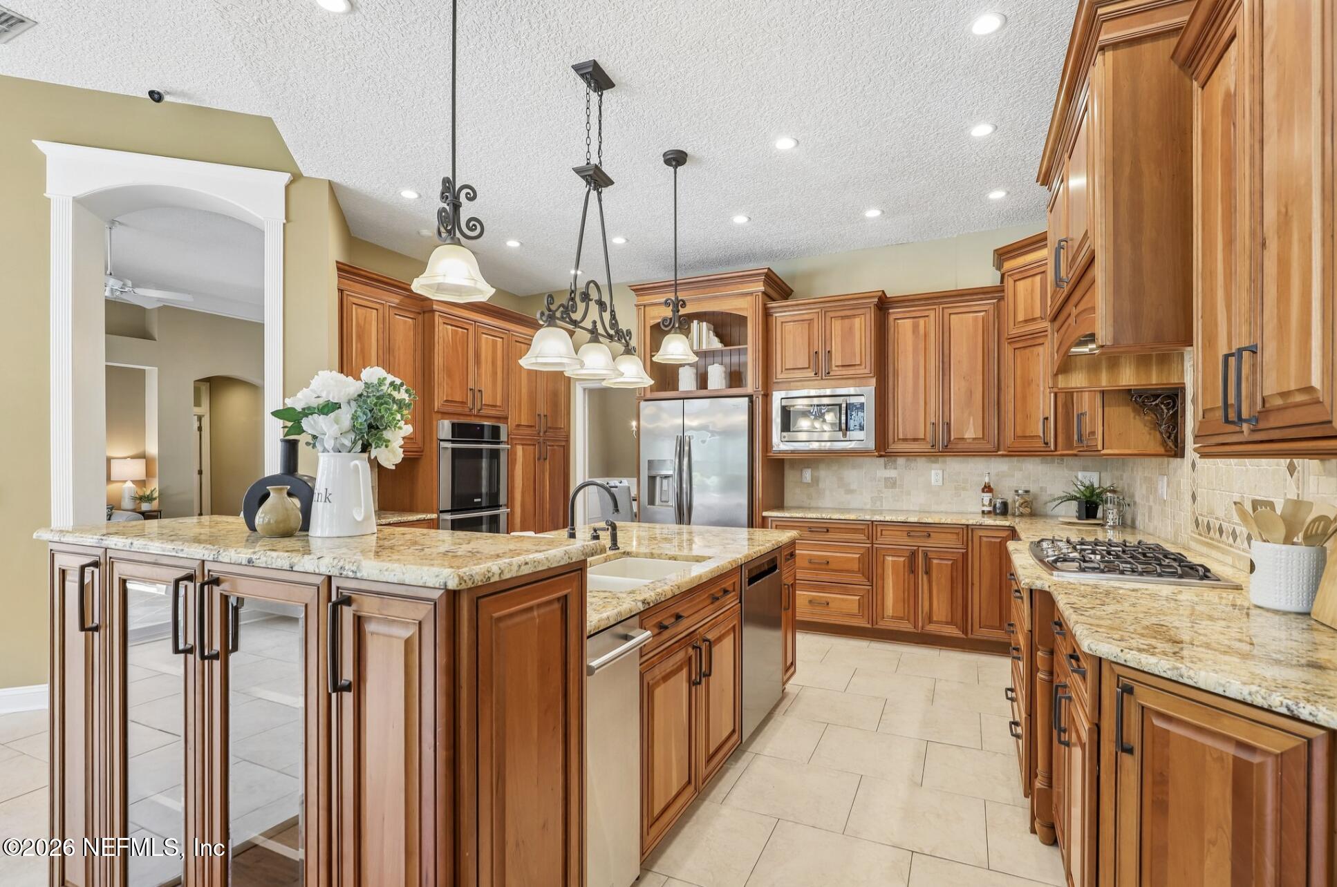 544 GOLDEN LINKS Drive
