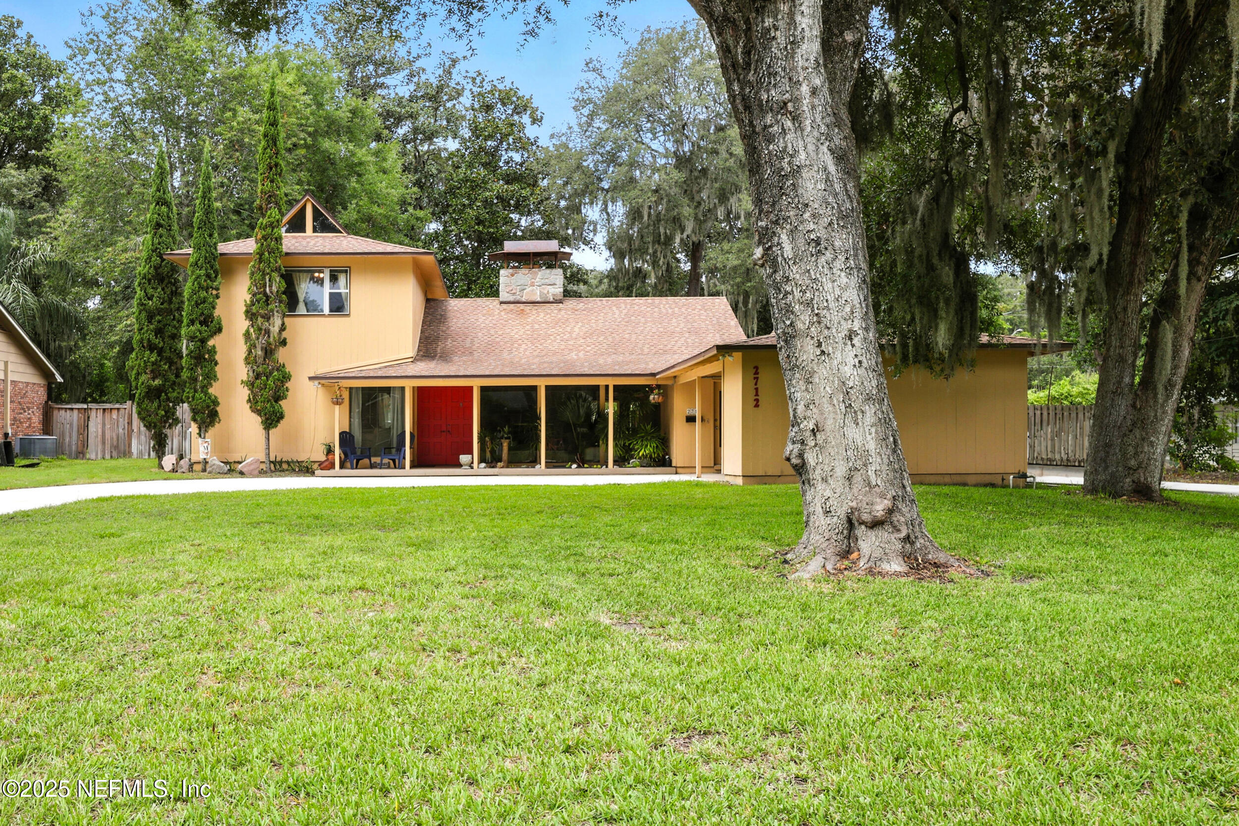 2712 RED FOX Road