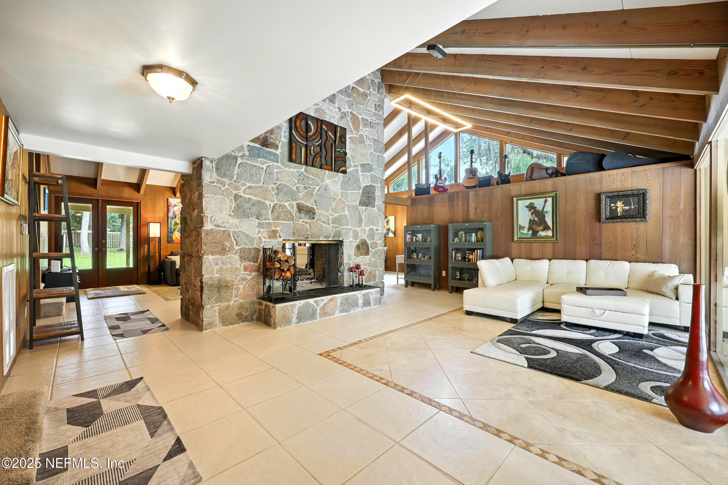 2712 RED FOX Road